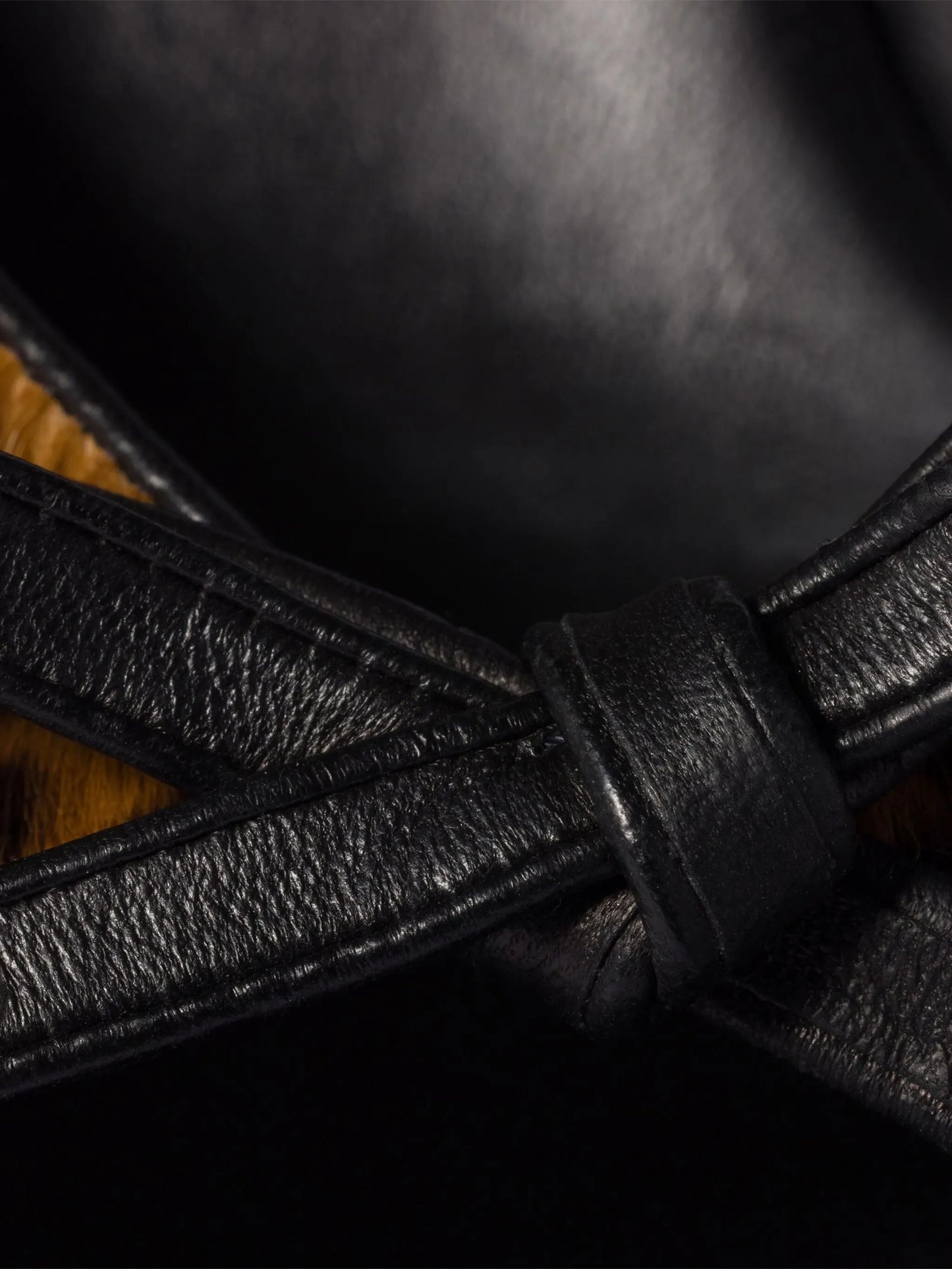 logo bow leather sandals