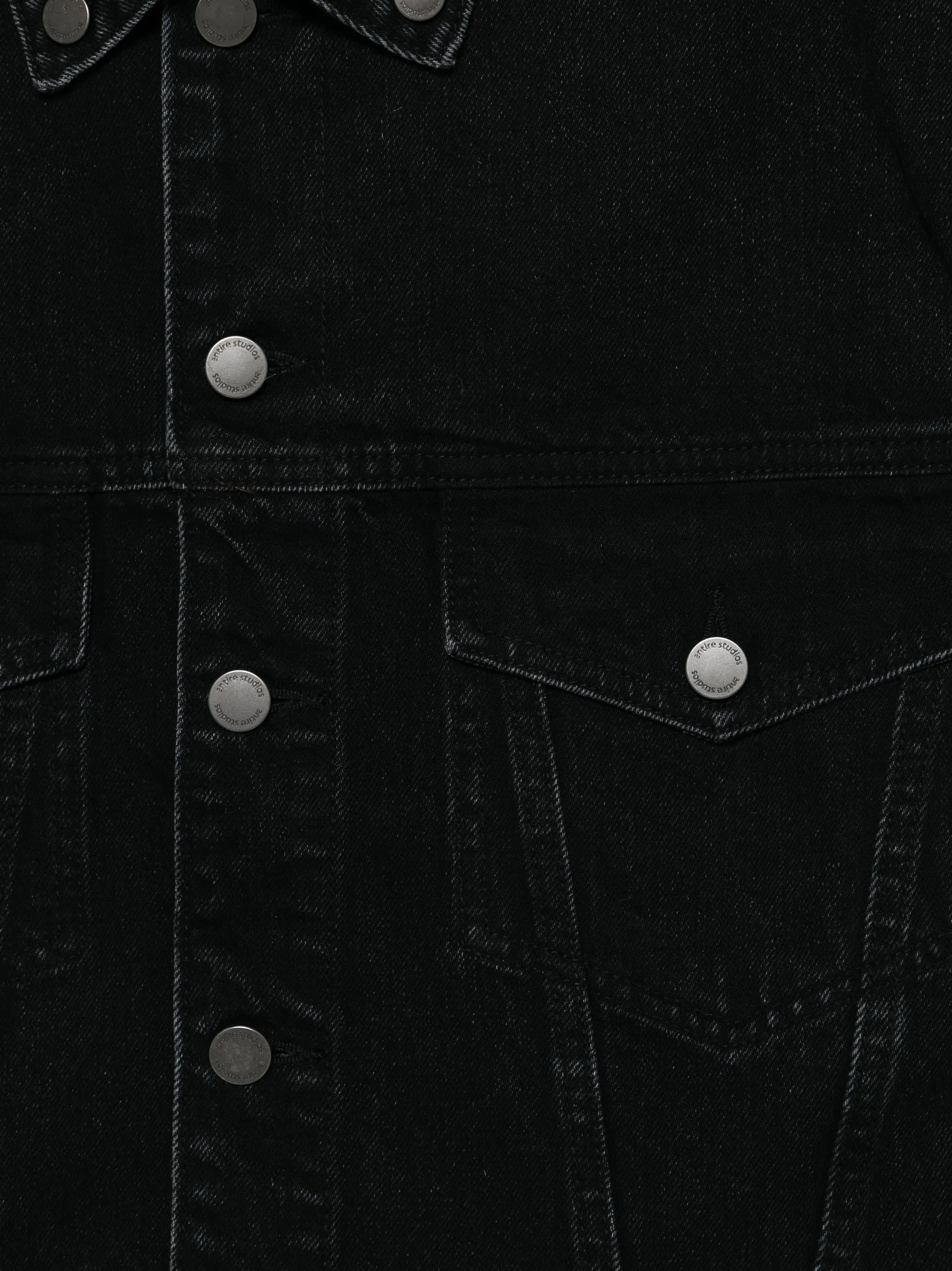 Shrunken denim jacket