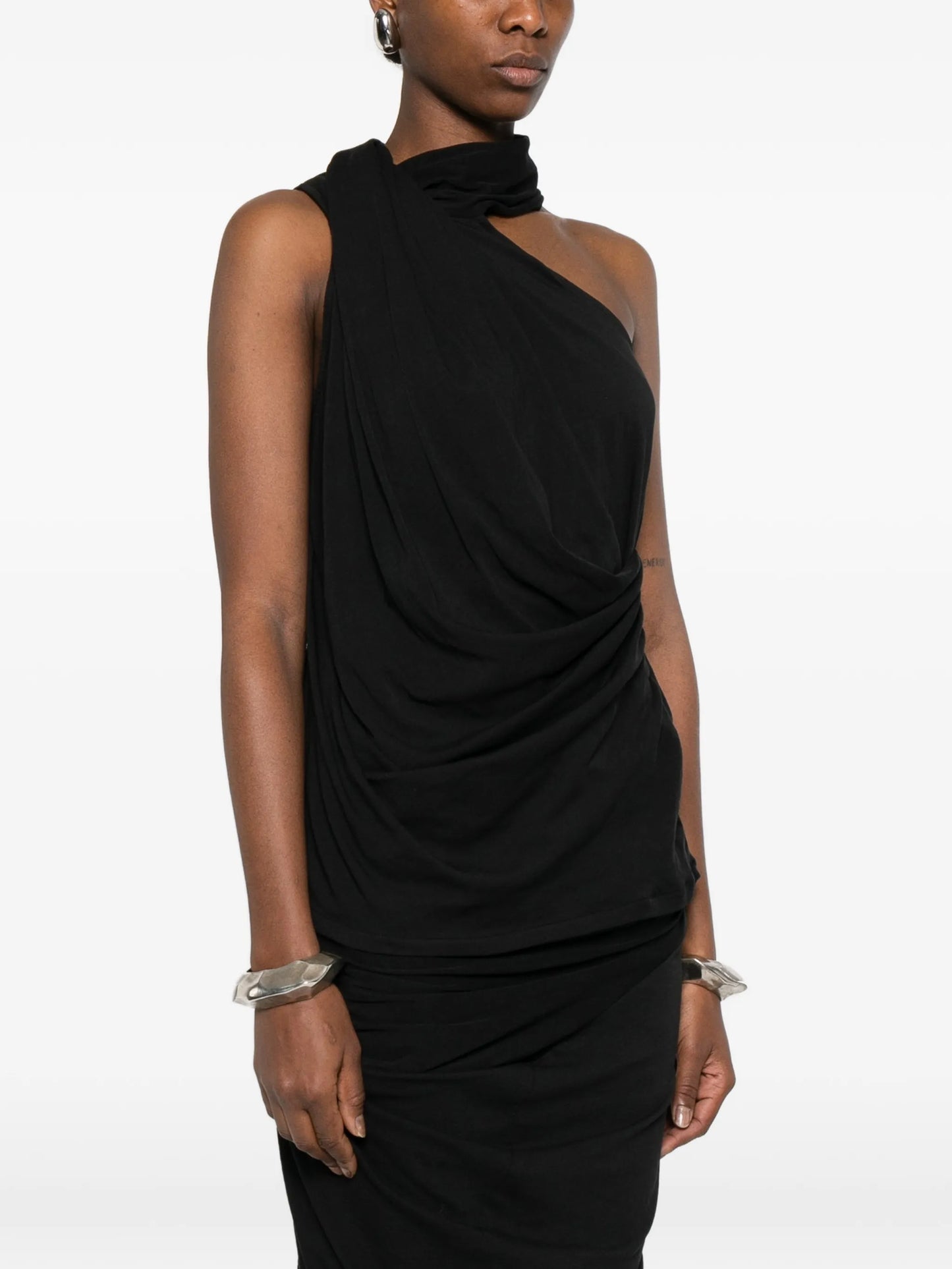 sleeveless top