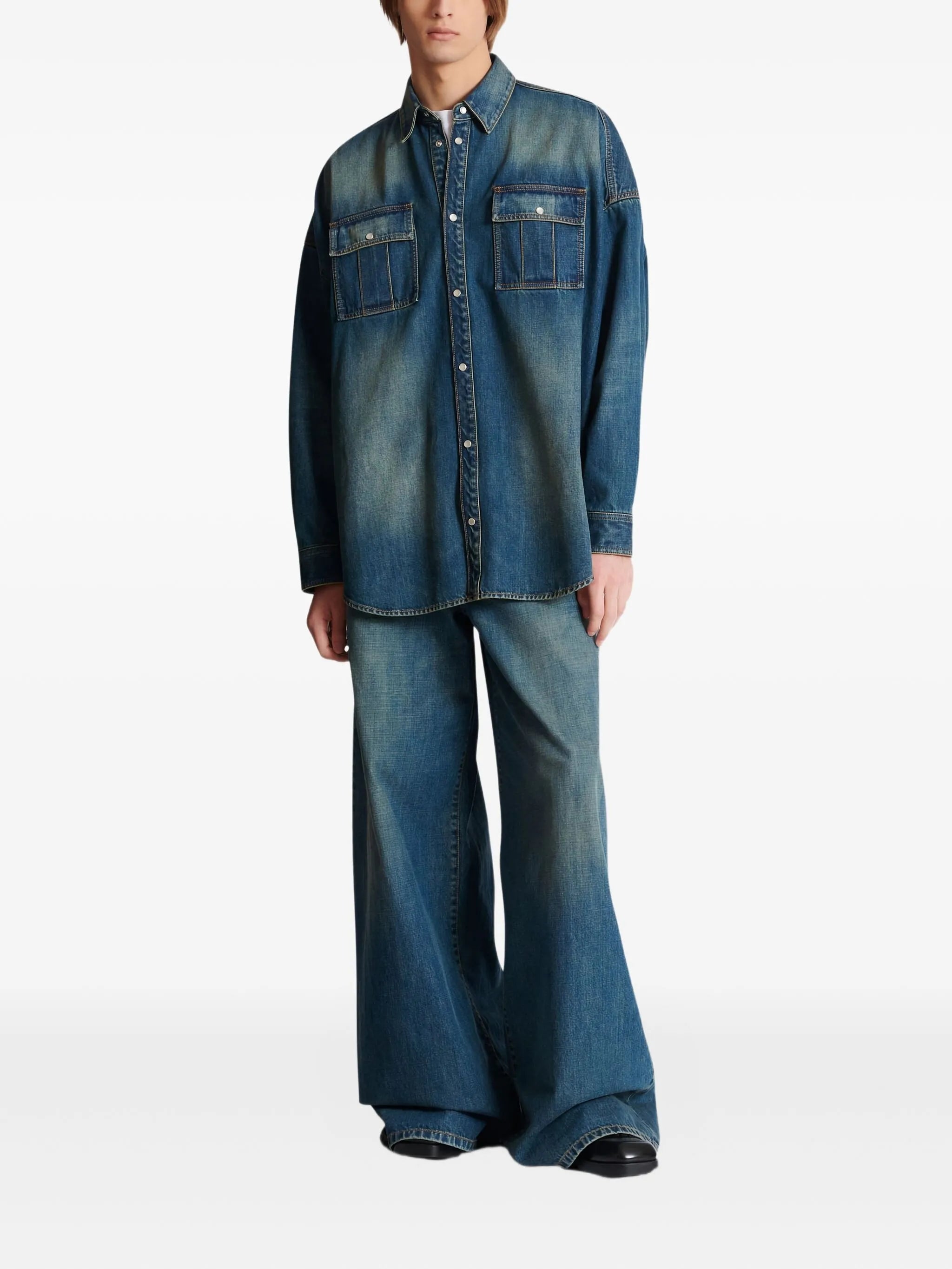 flap-pockets button-fastening shirt