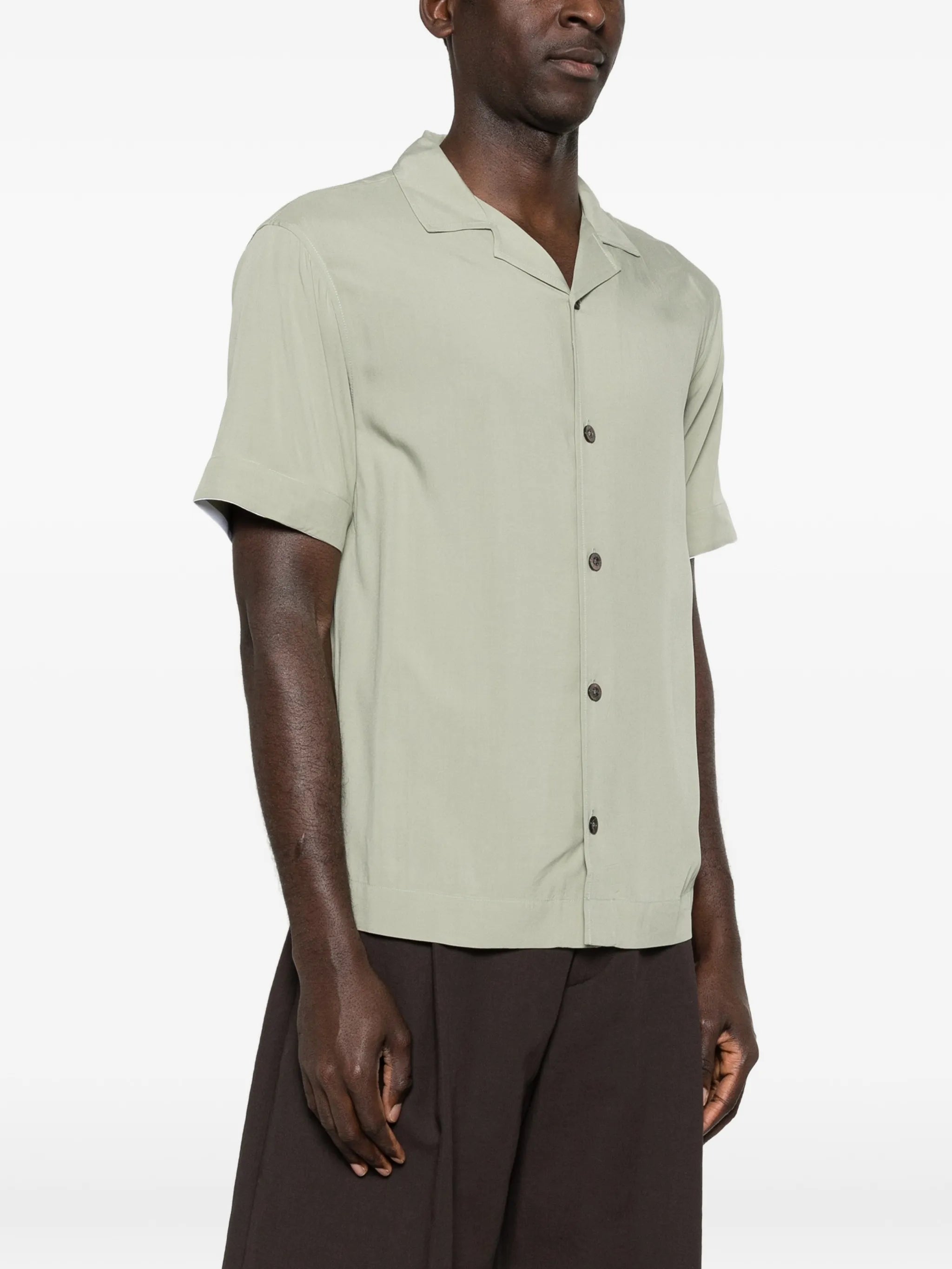 buttoned short-sleeve shirt