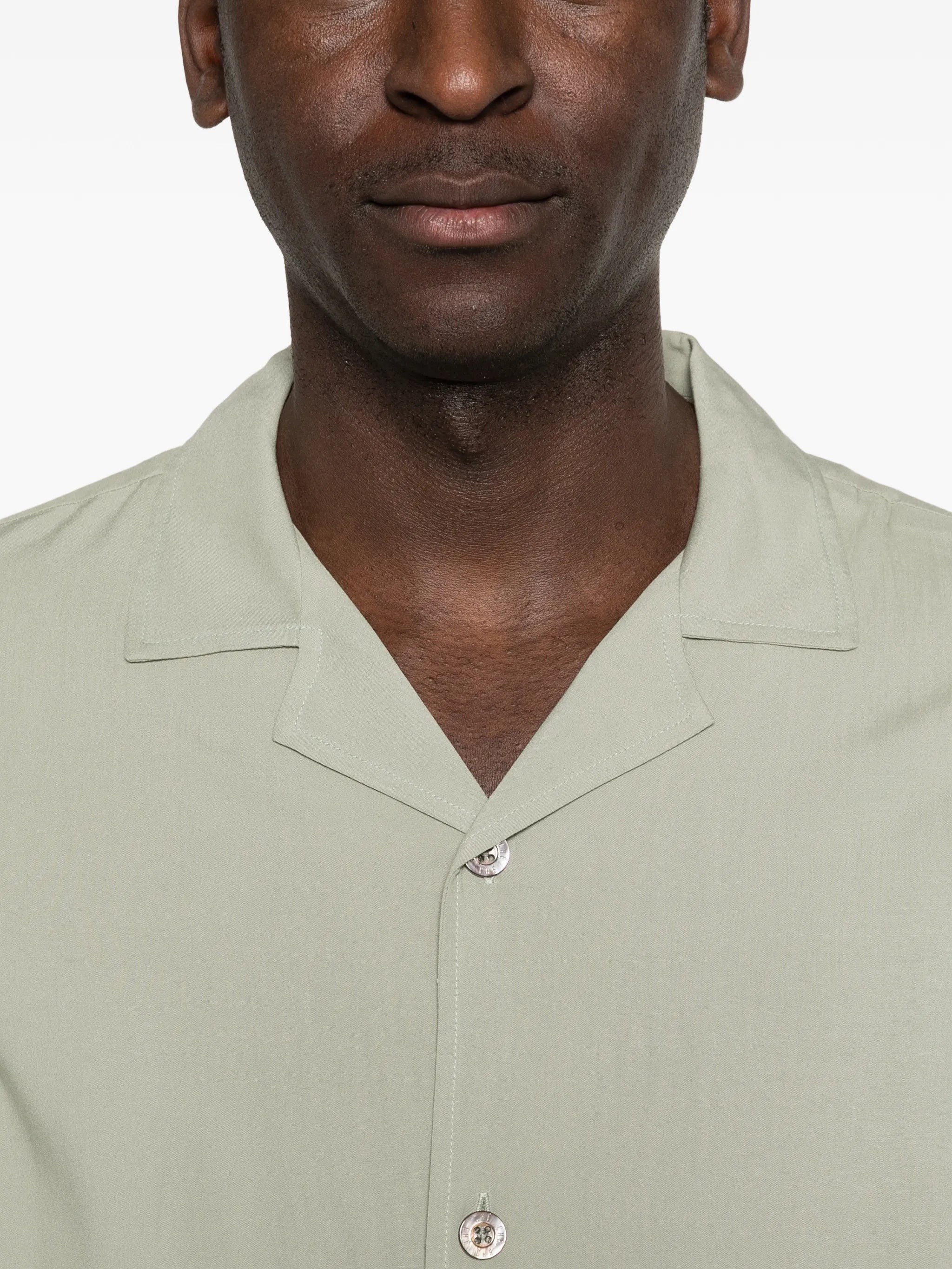 buttoned short-sleeve shirt