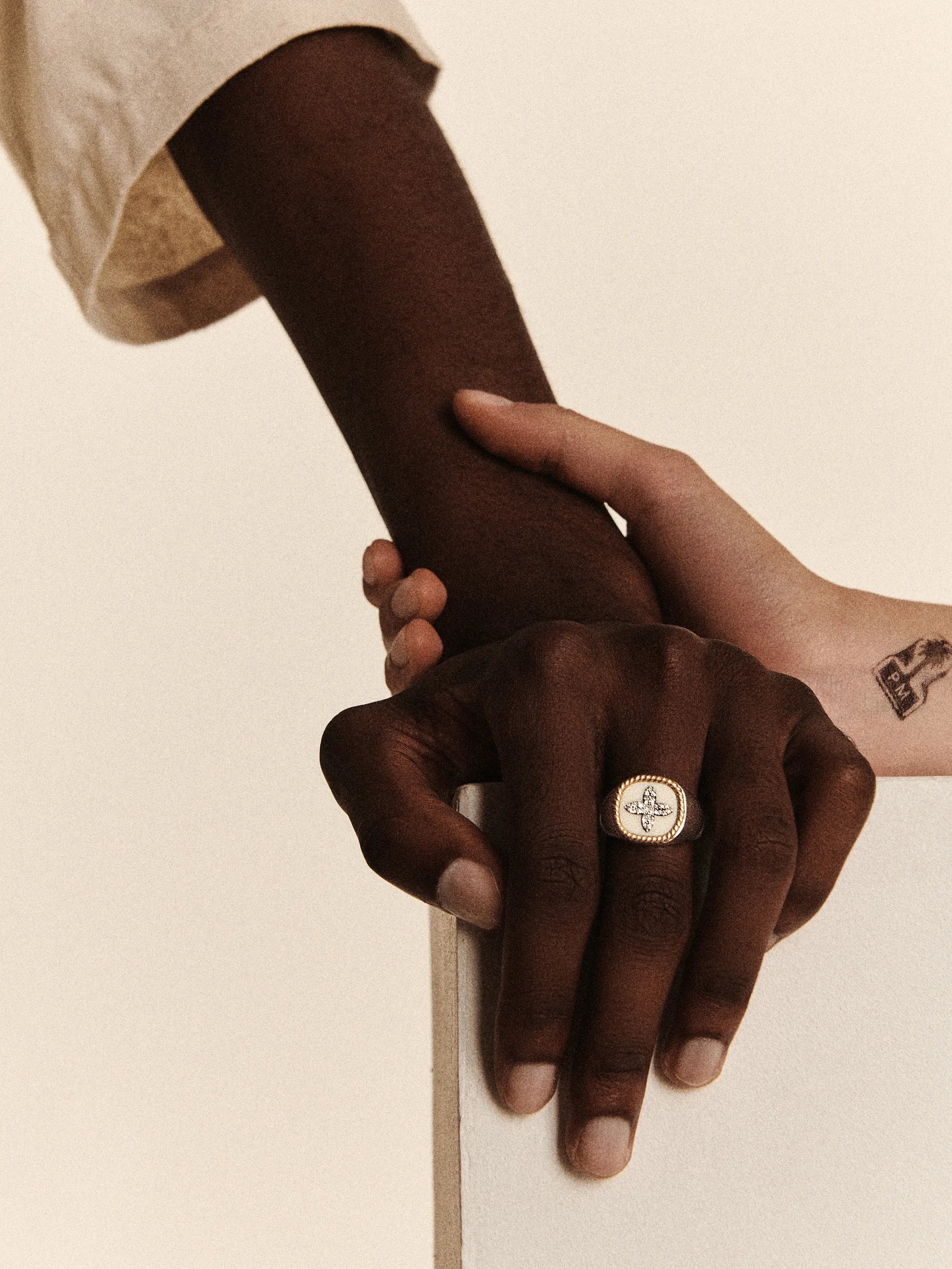 Bowie diamond signet ring