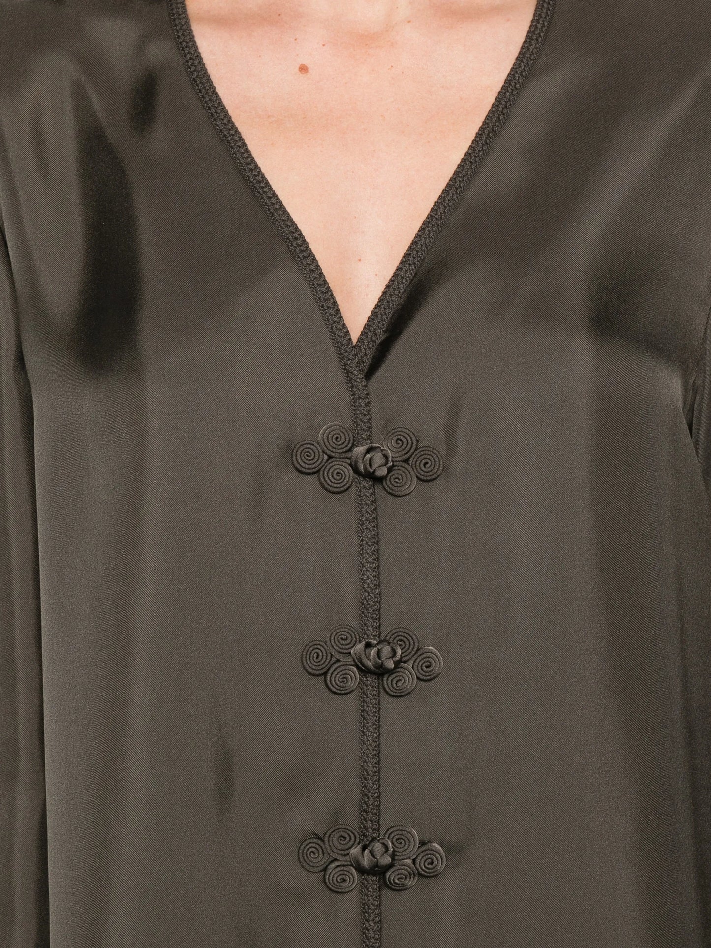 pankou-closure silk blouse
