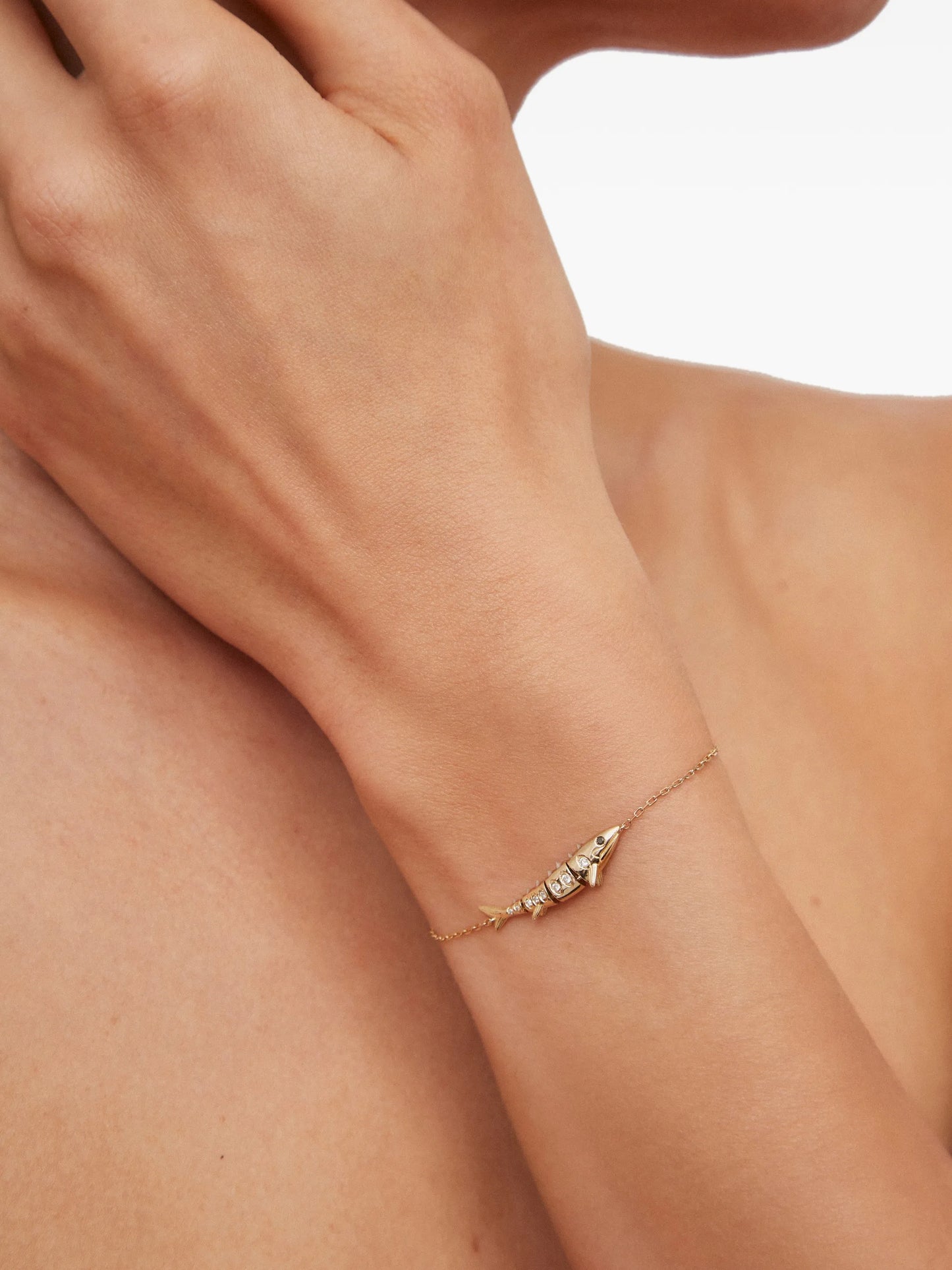 Fish diamond 9K yellow gold chain bracelet