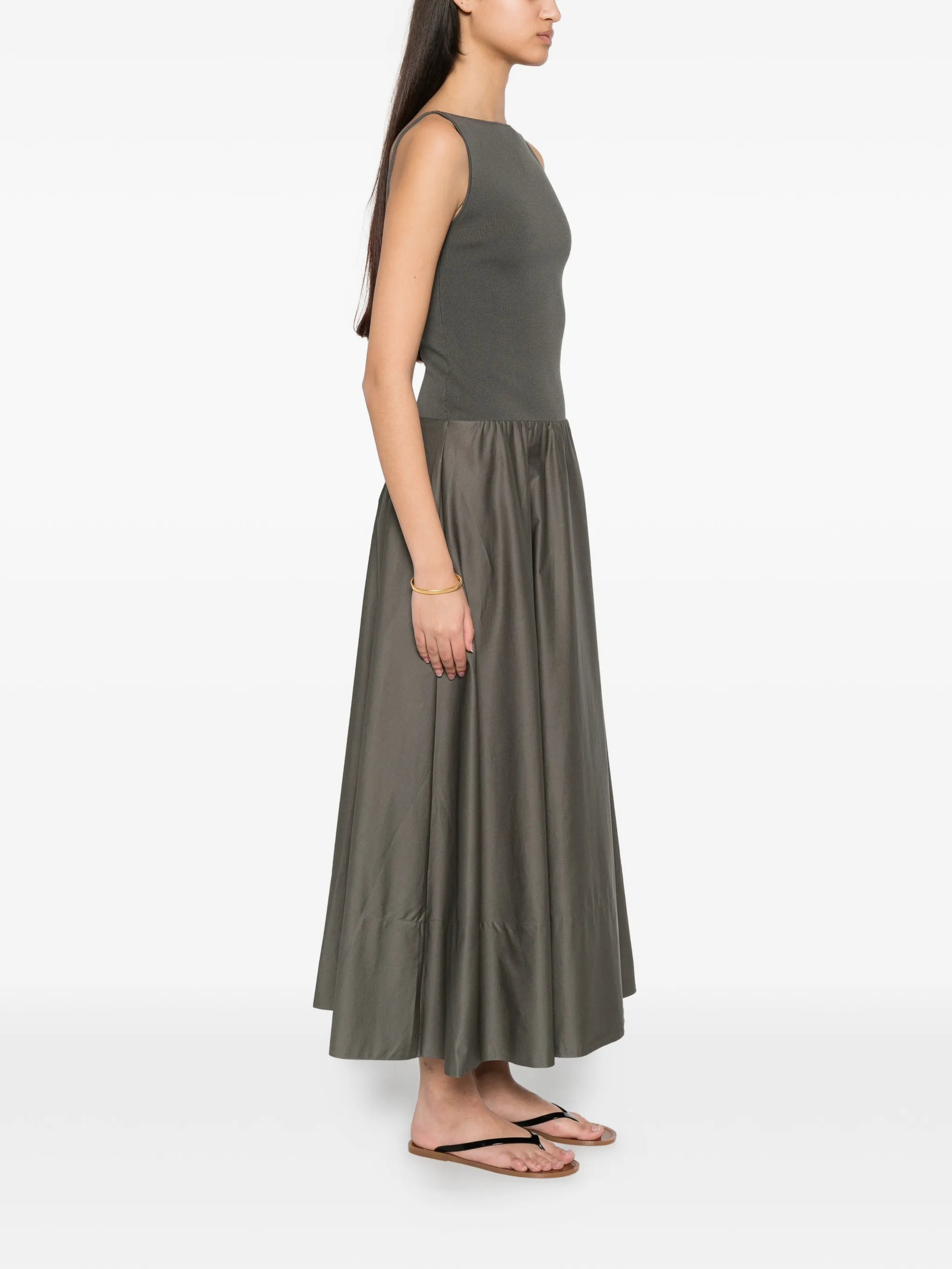 backless circle-hem dress