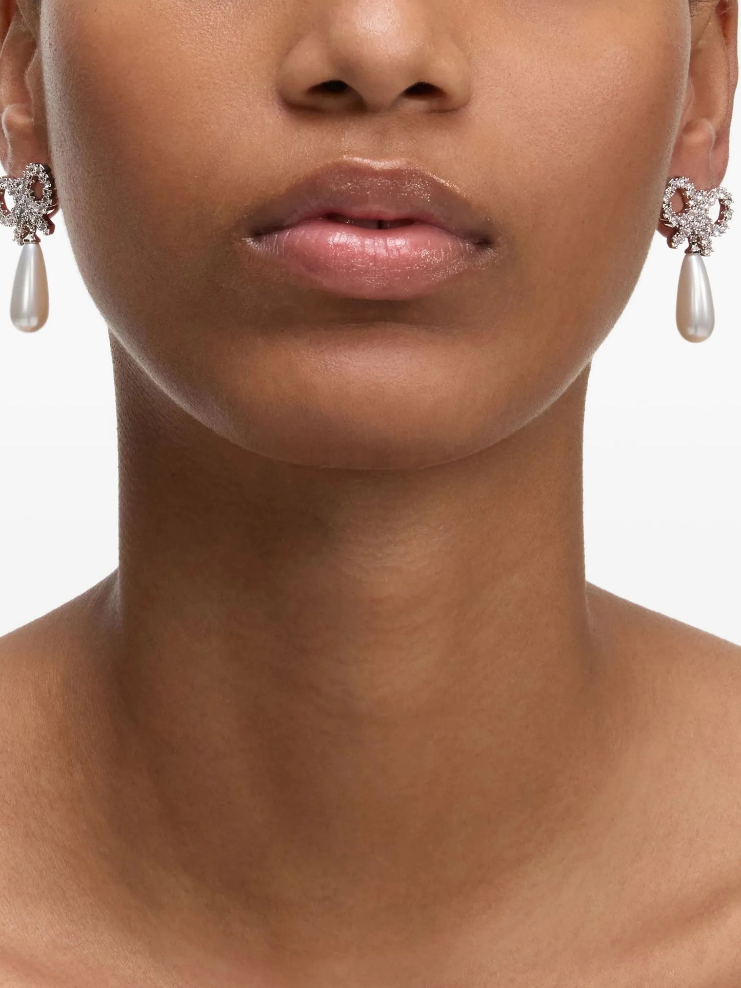 bow pearl-embellishment earrings