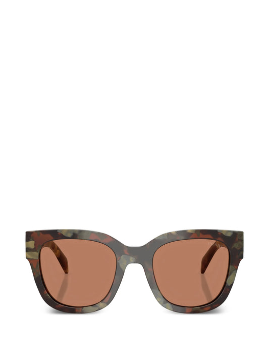 cat-eye sunglasses