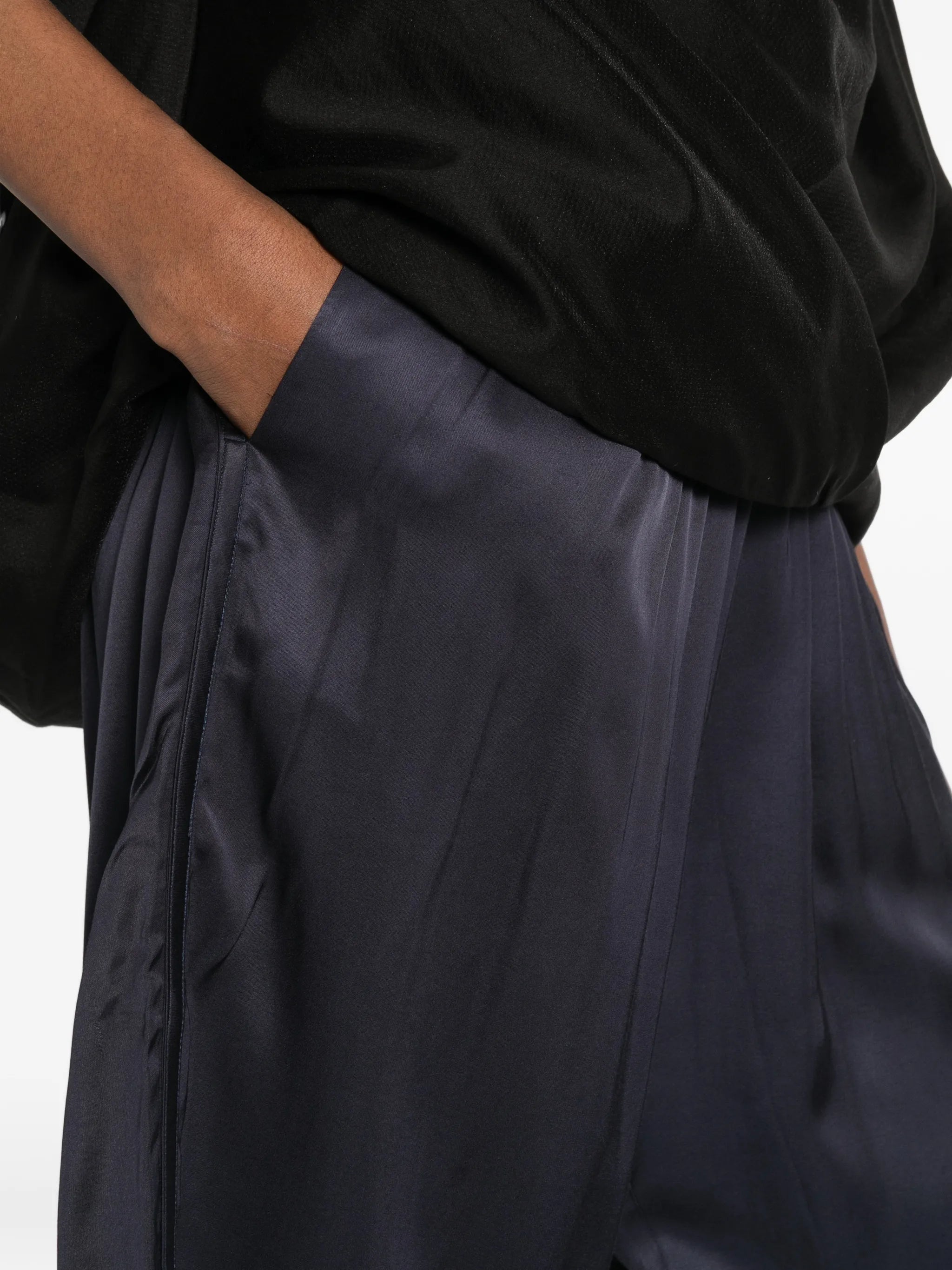 Nelis elasticated bermuda shorts