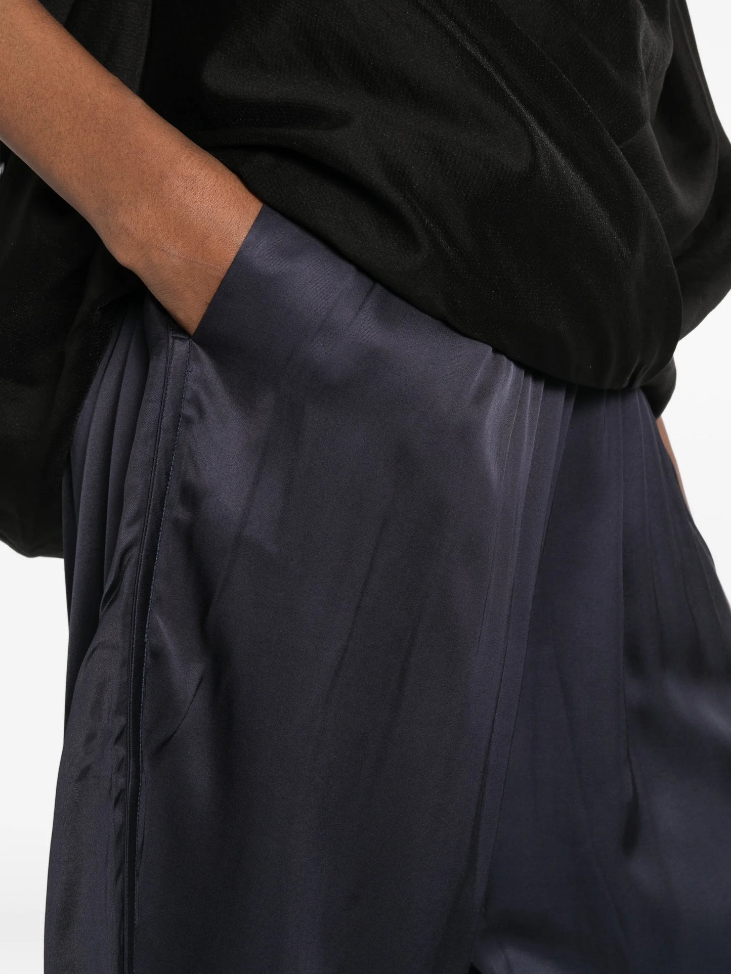 Nelis elasticated bermuda shorts