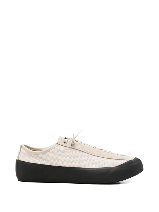 lace-up fastening sneakers