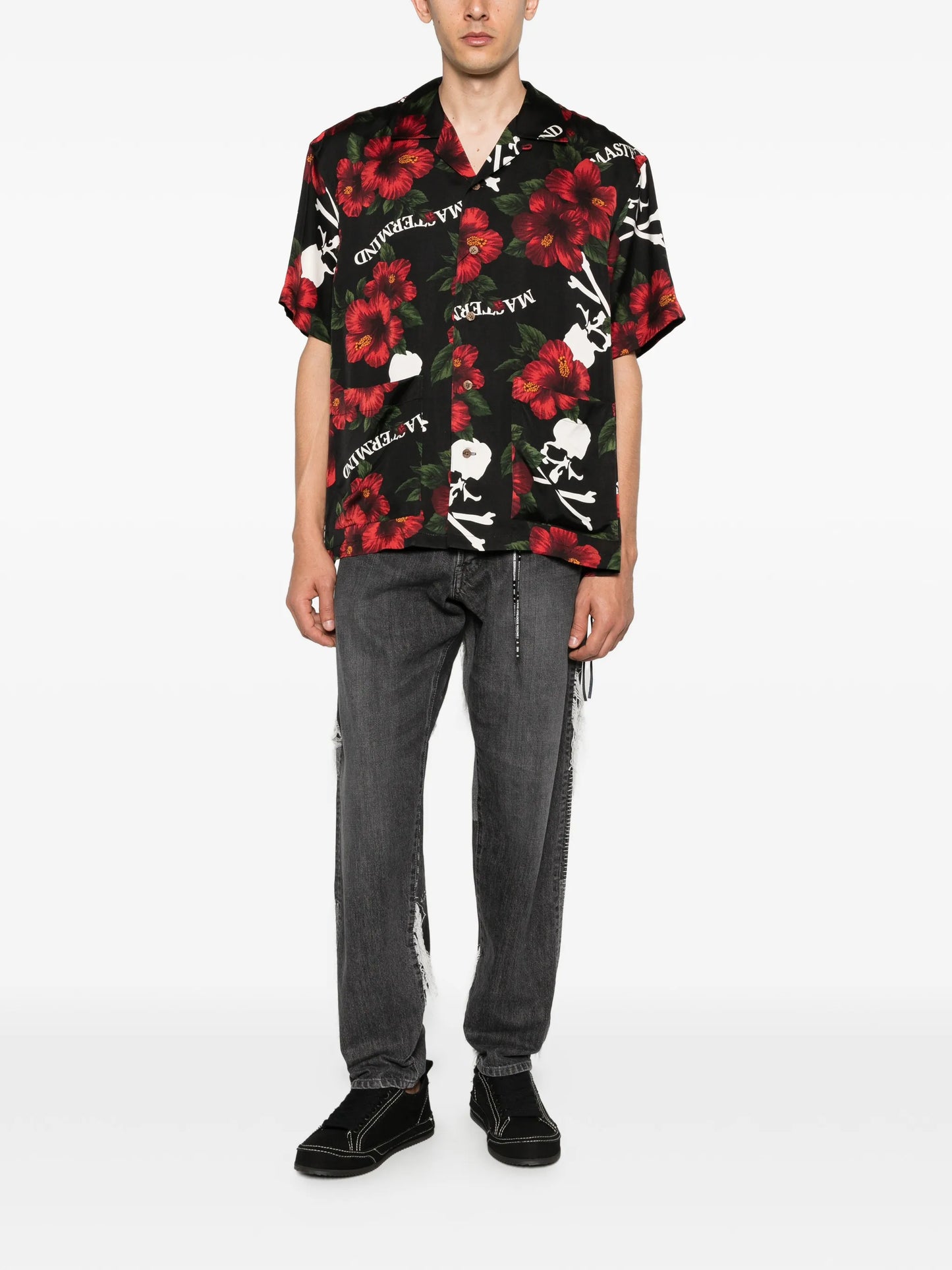 skull-print shirt