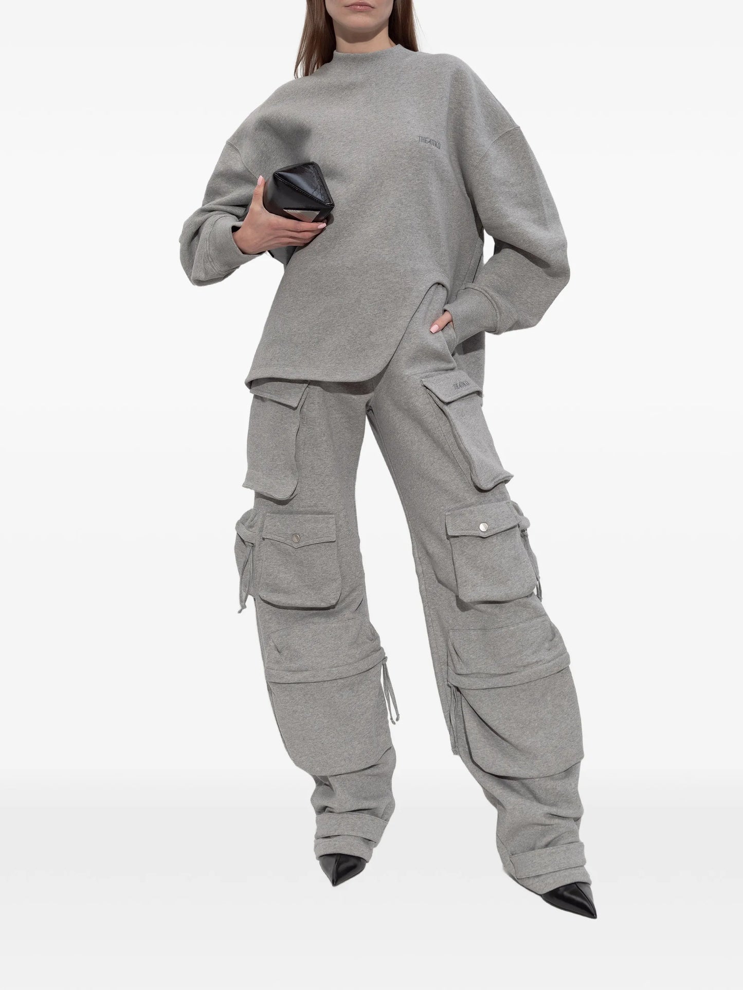 cargo-pockets trousers