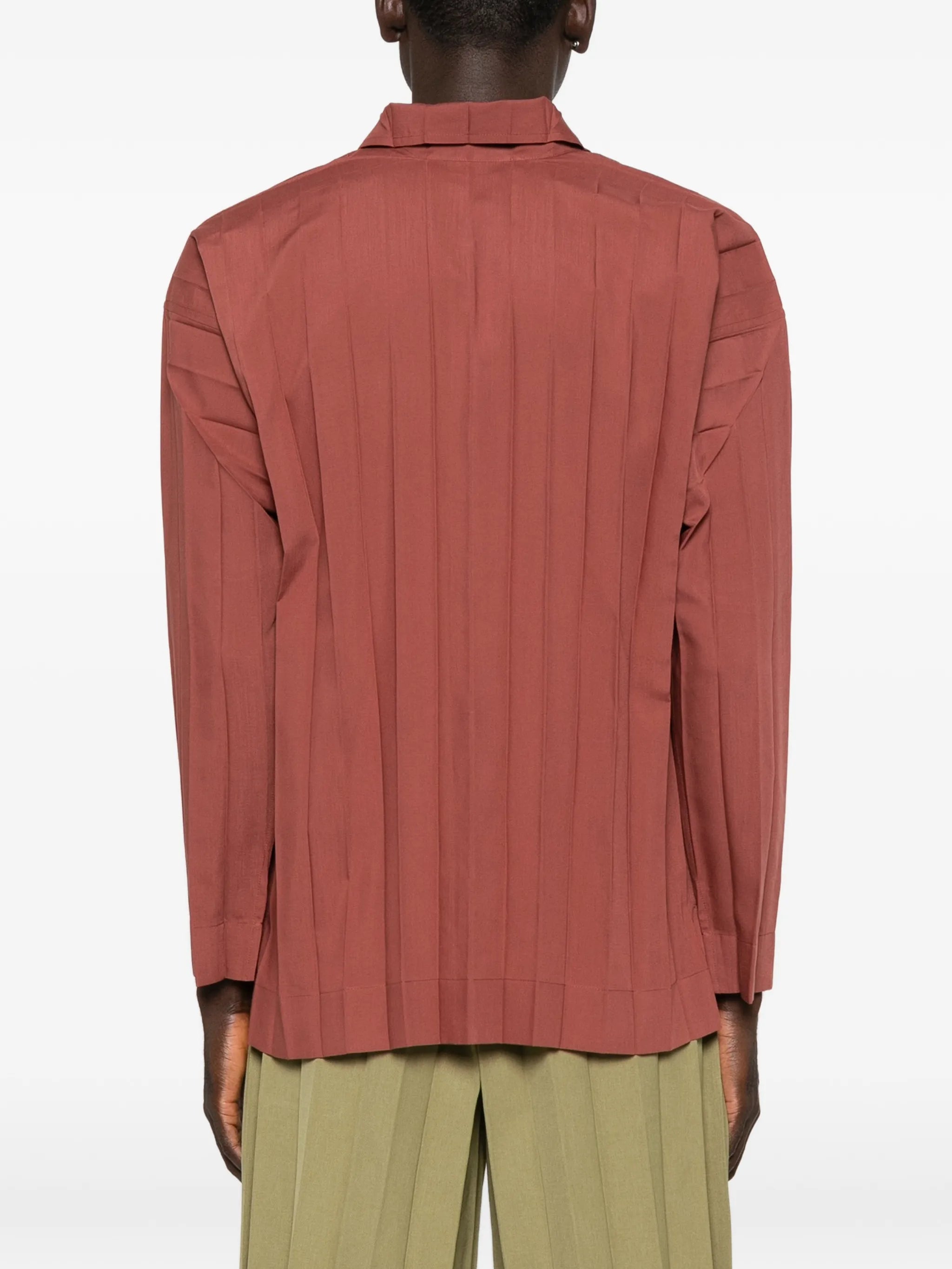 pleated shirt