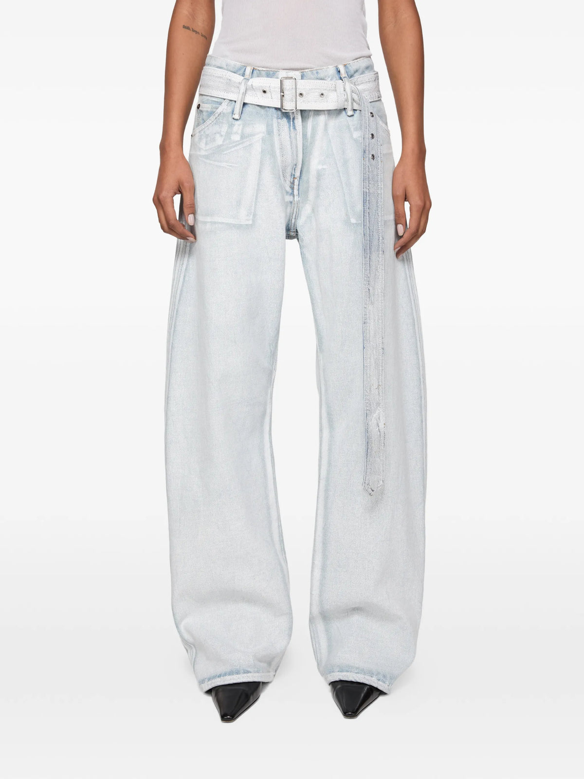 jeans with belt