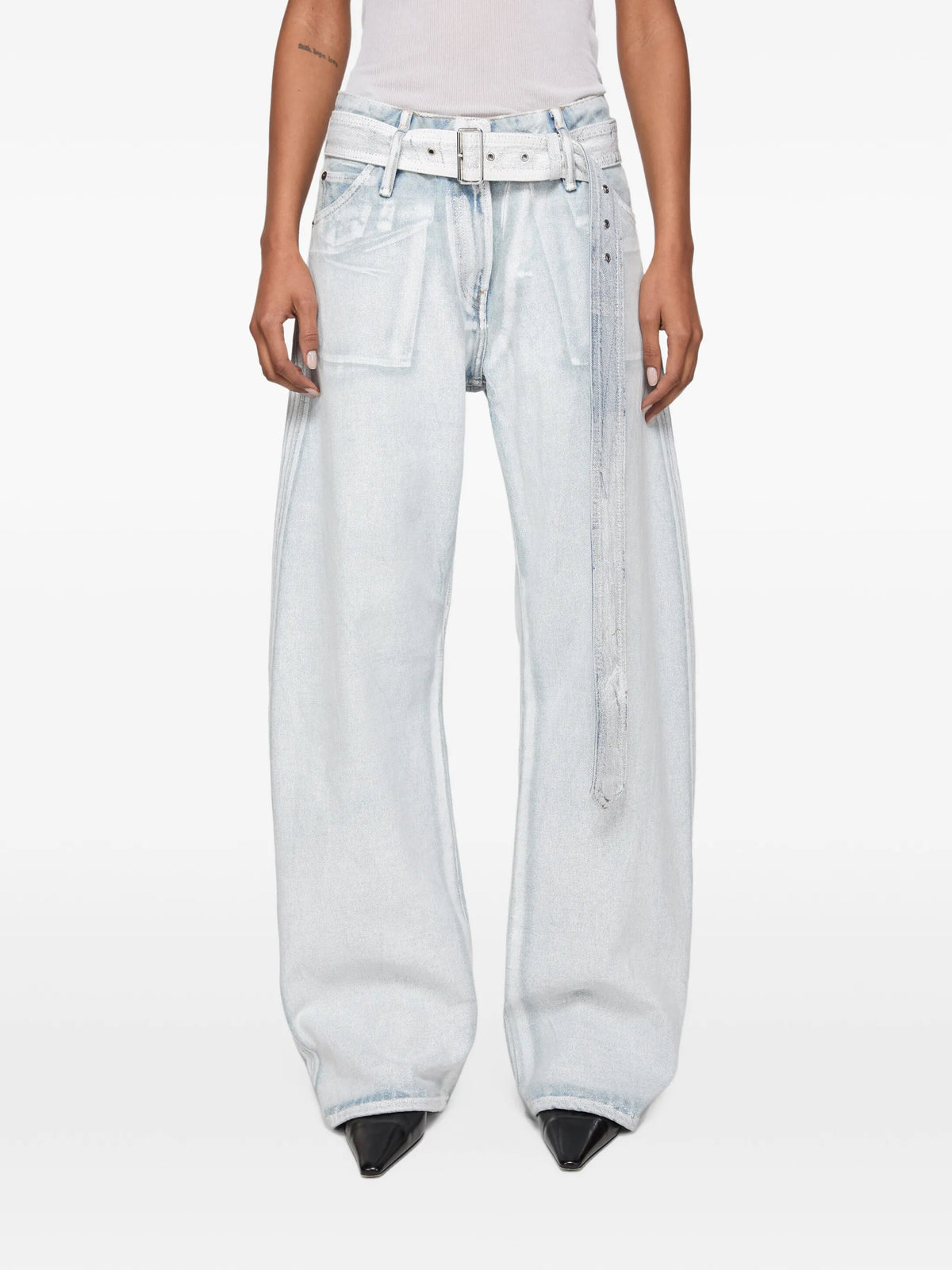 jeans with belt