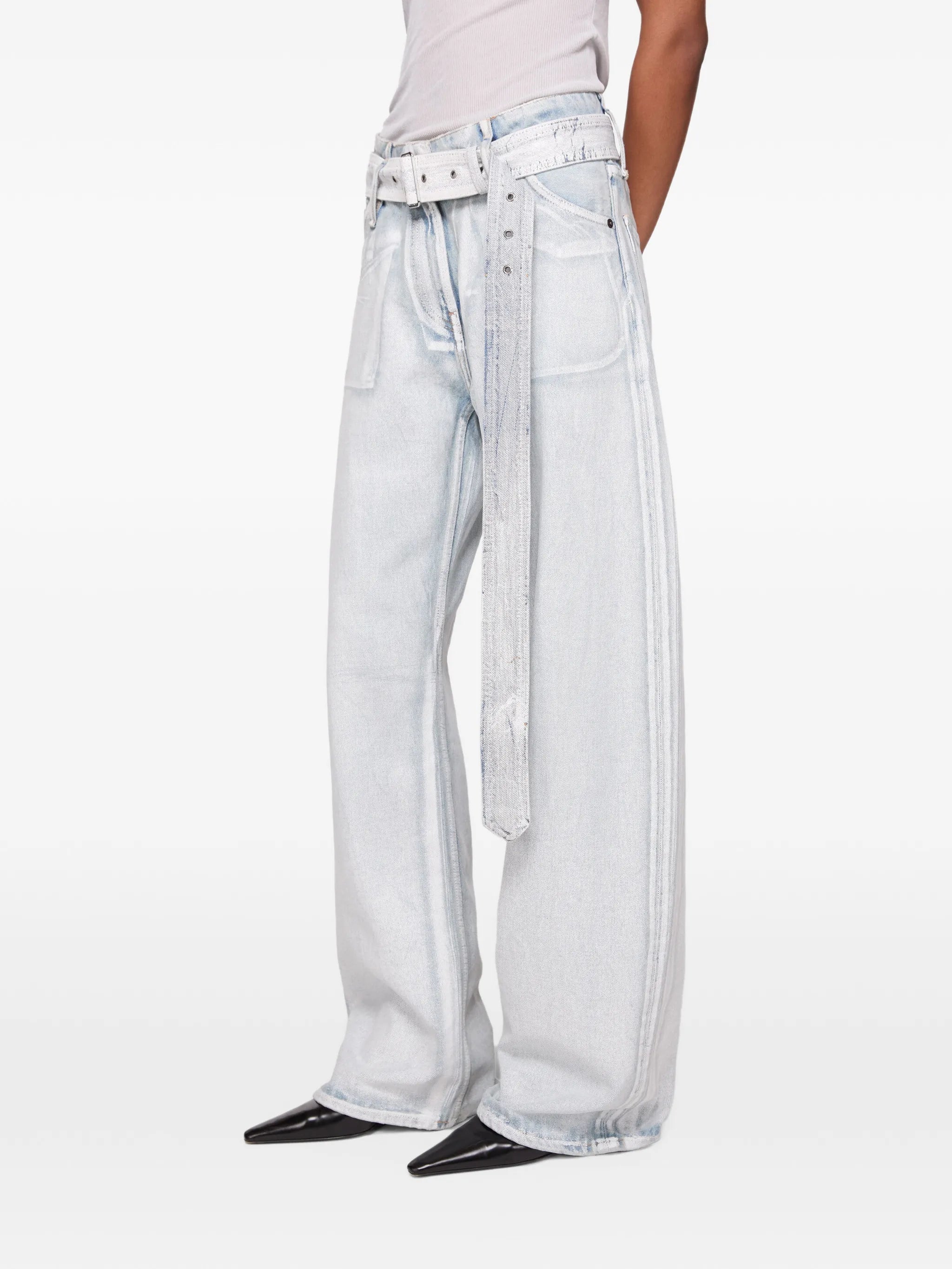 jeans with belt
