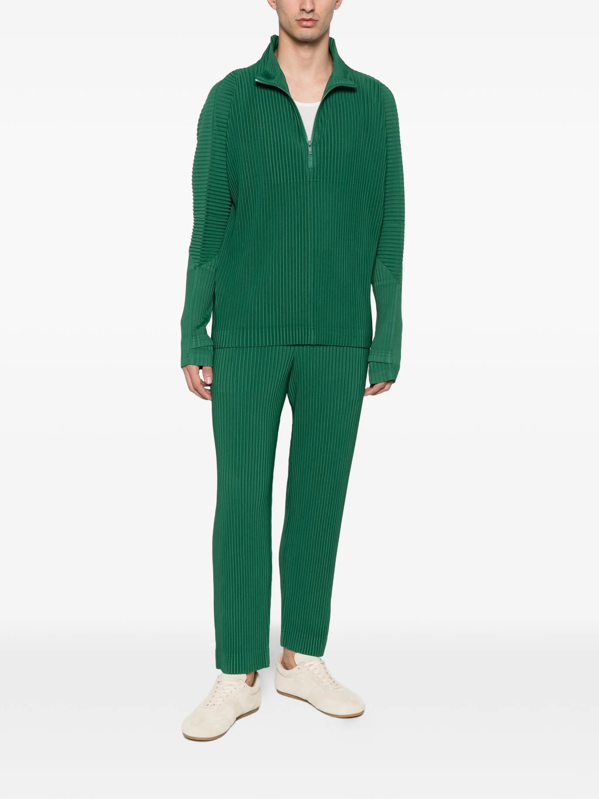 pleated straight-leg trousers