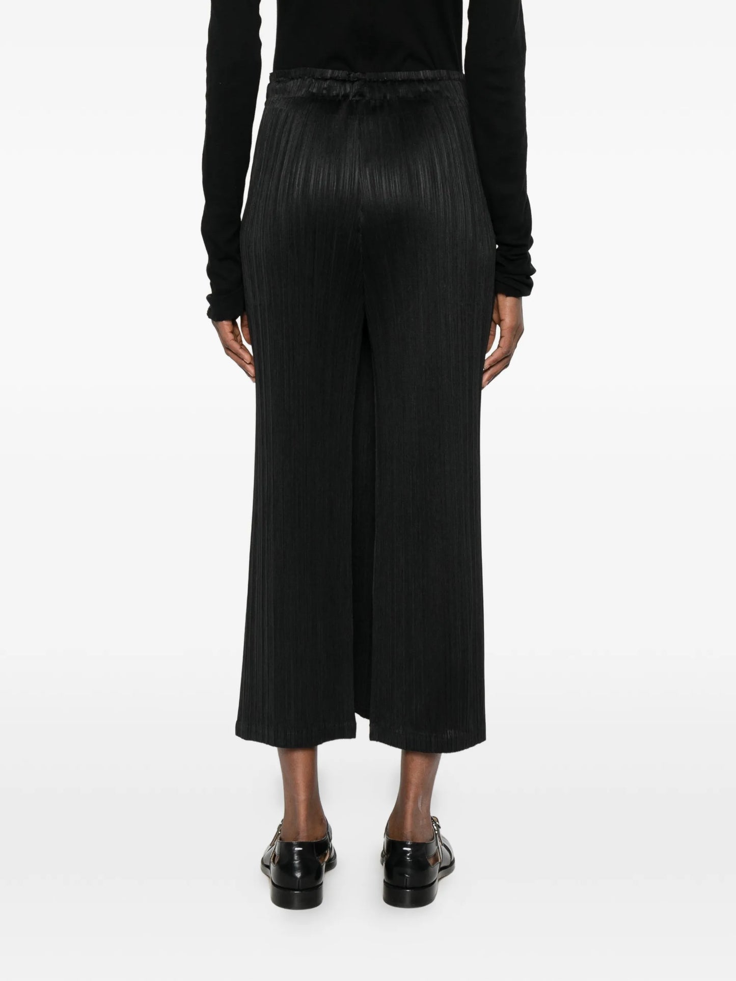 pleated trousers