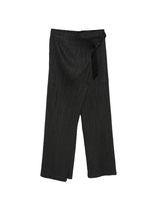 pleated trousers
