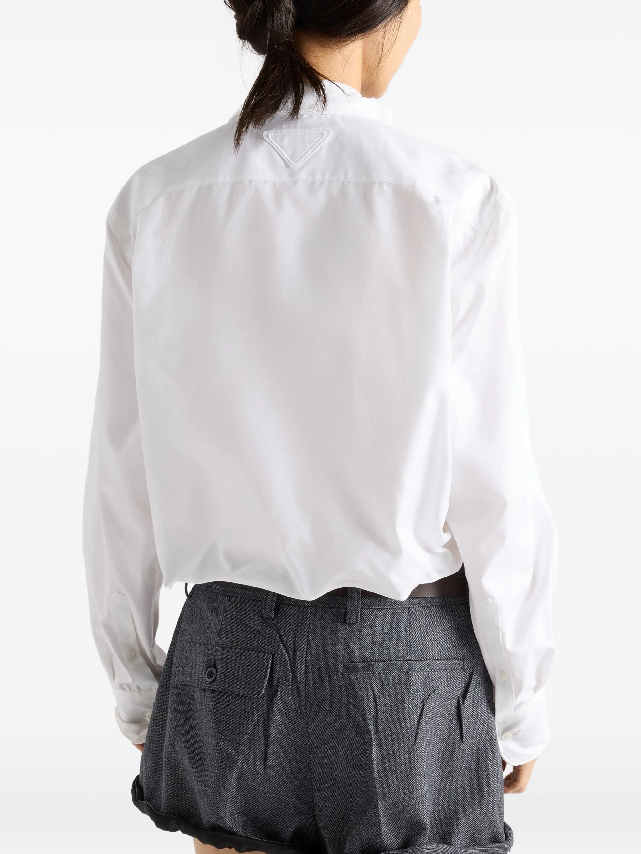 pointed-collar shirt