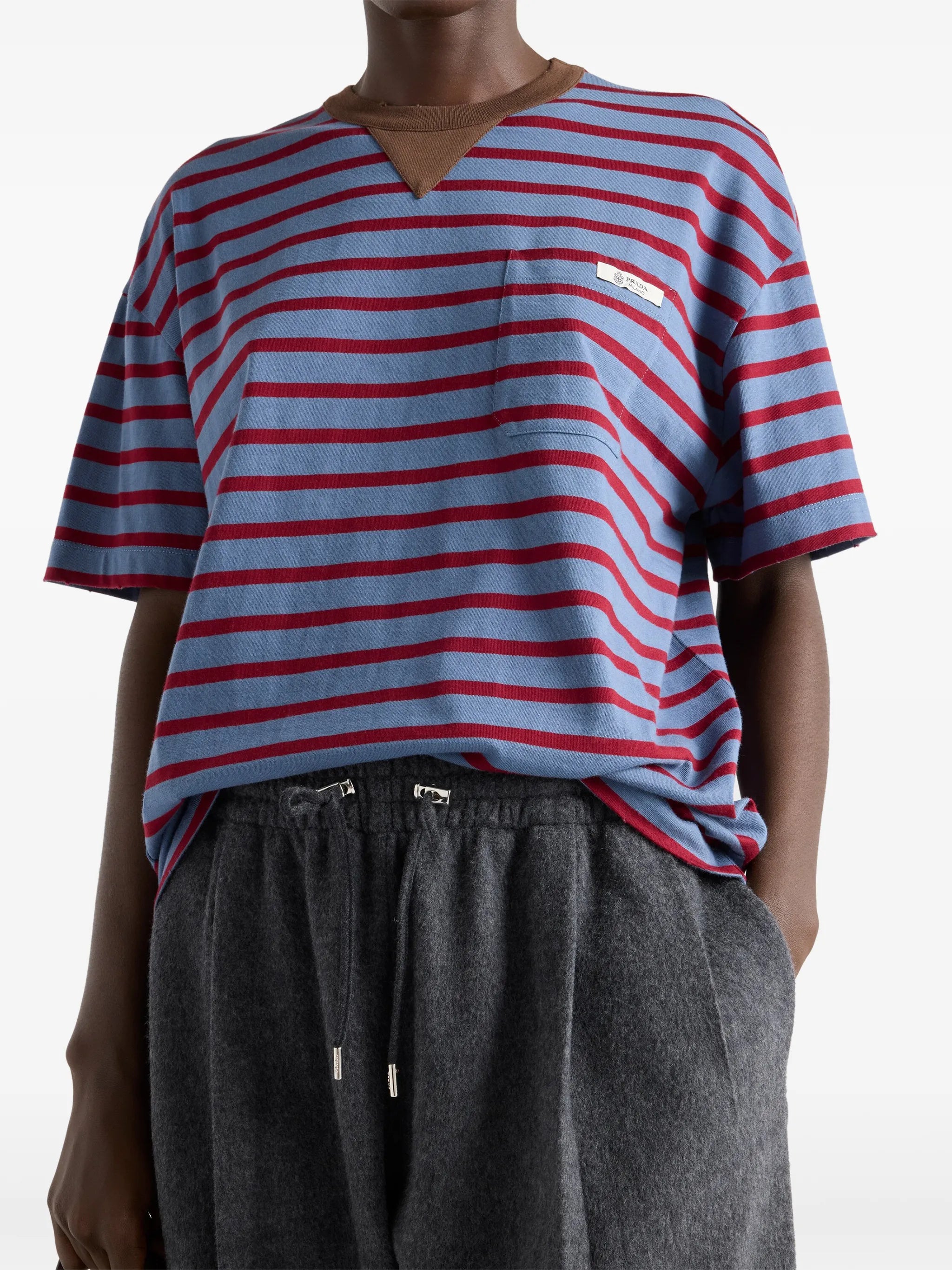 striped-pattern patch-pocket T-shirt