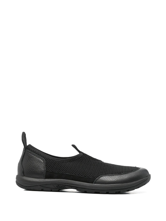 logo-detail slip-ons