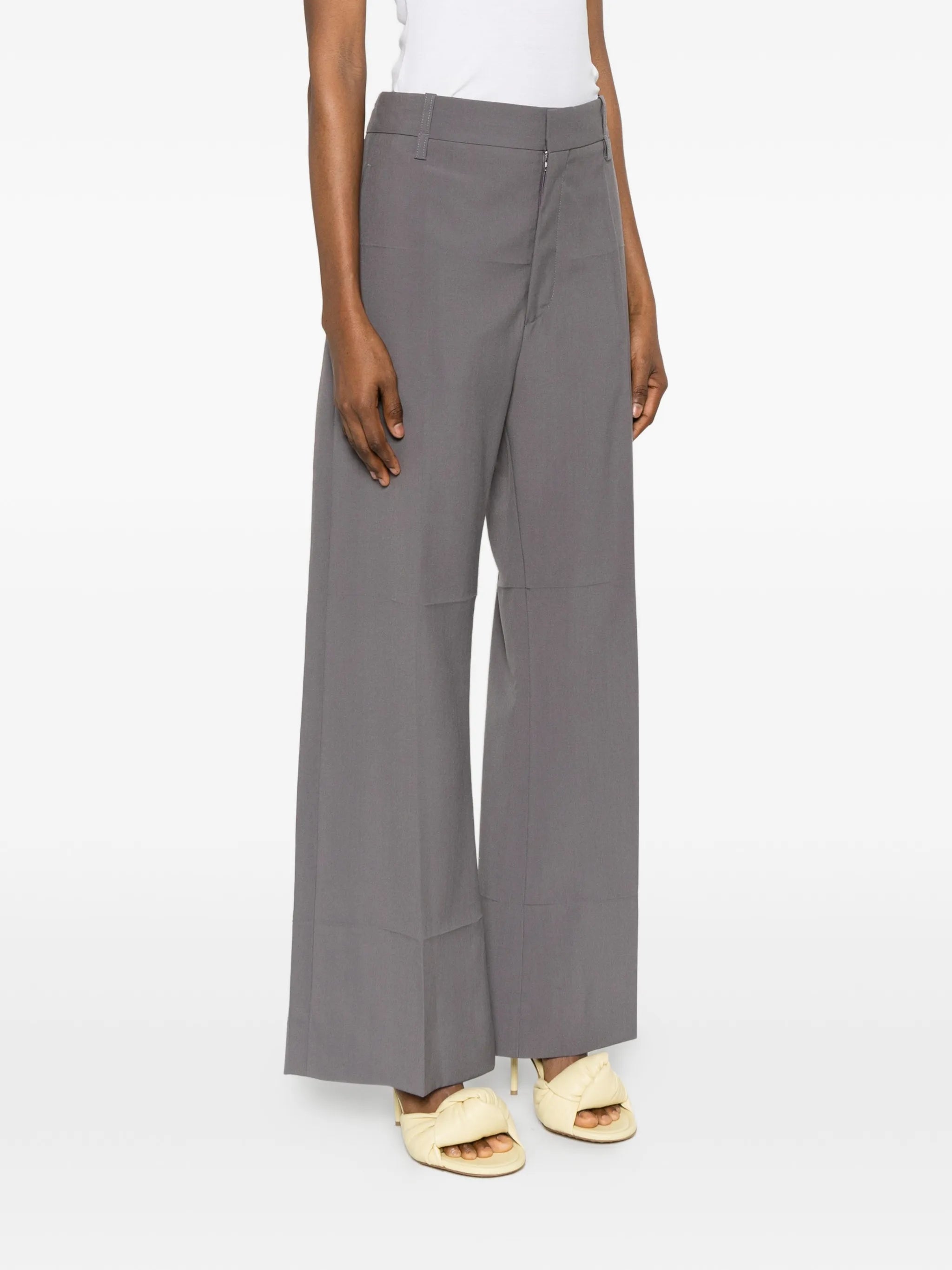 straight-leg folded trousers