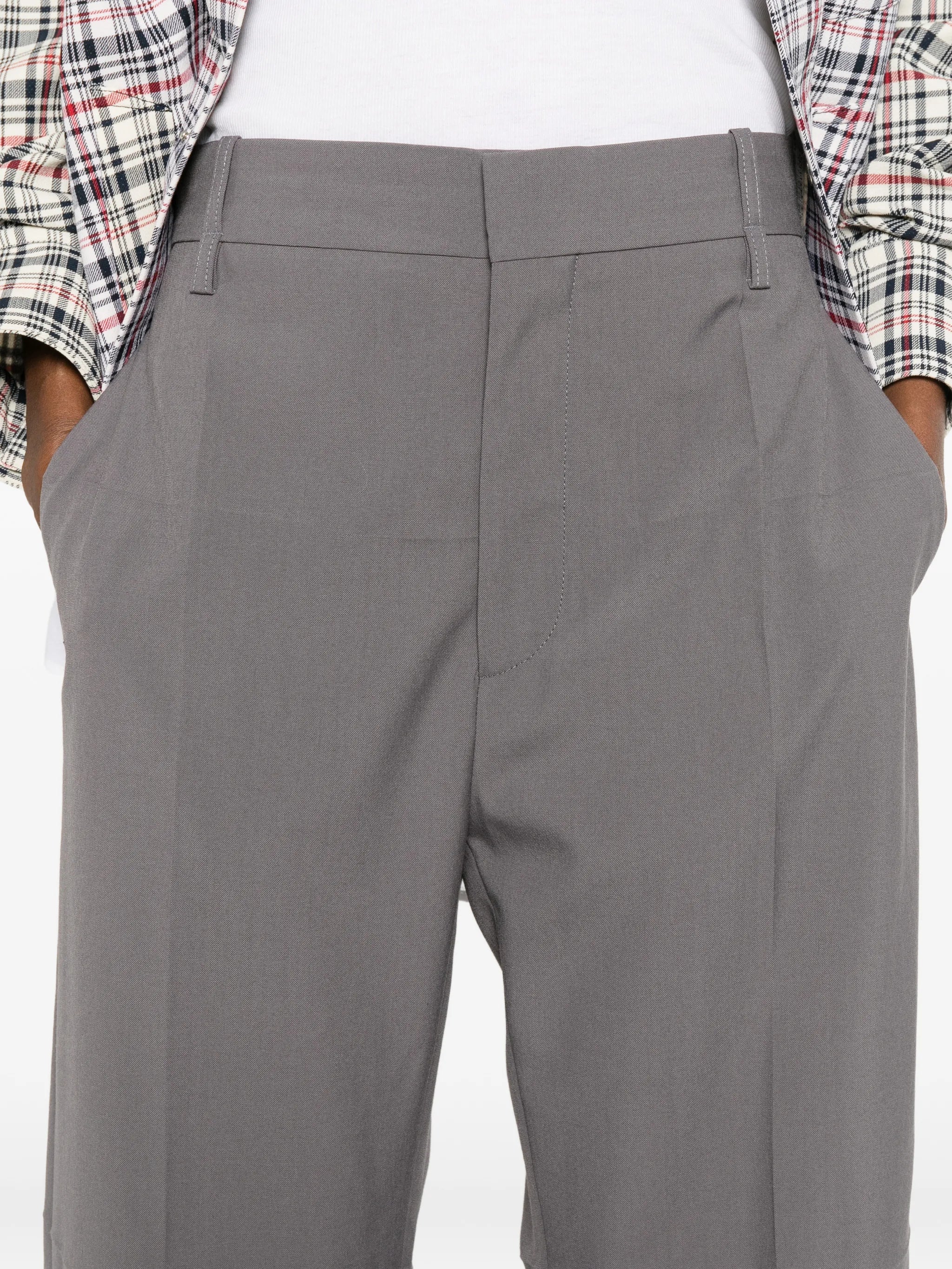 straight-leg folded trousers