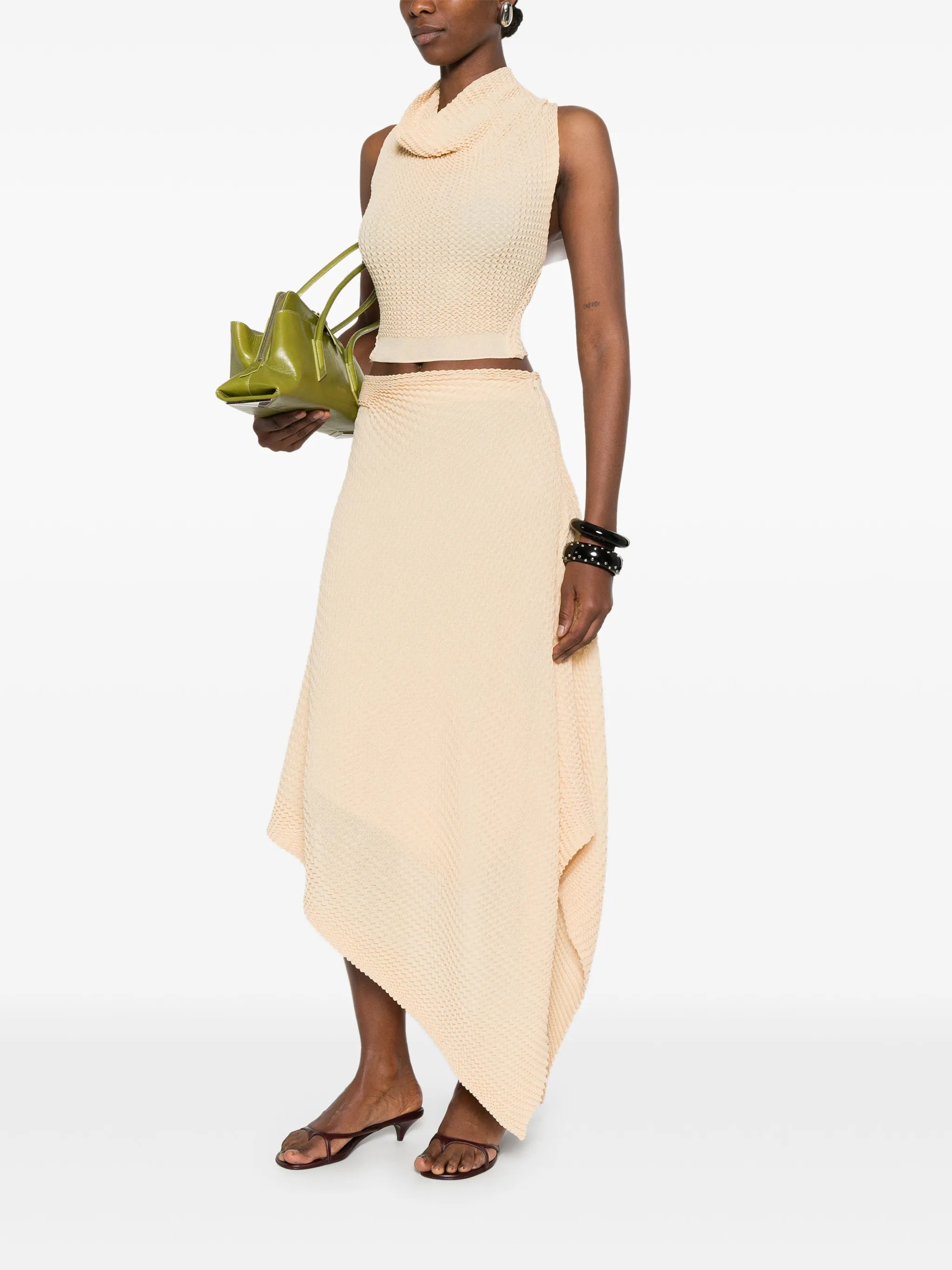 sleeveless top
