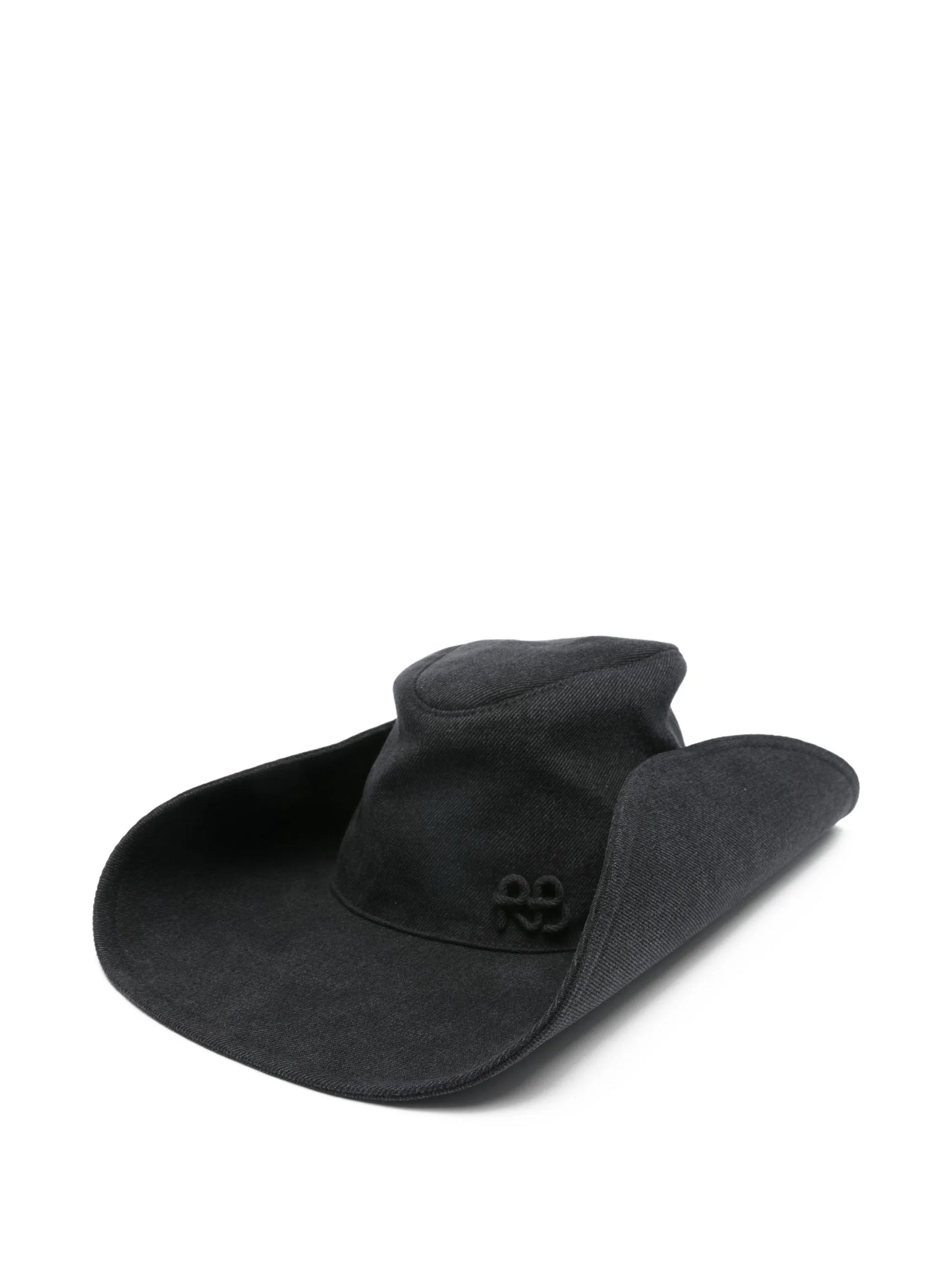 wide-brim hat
