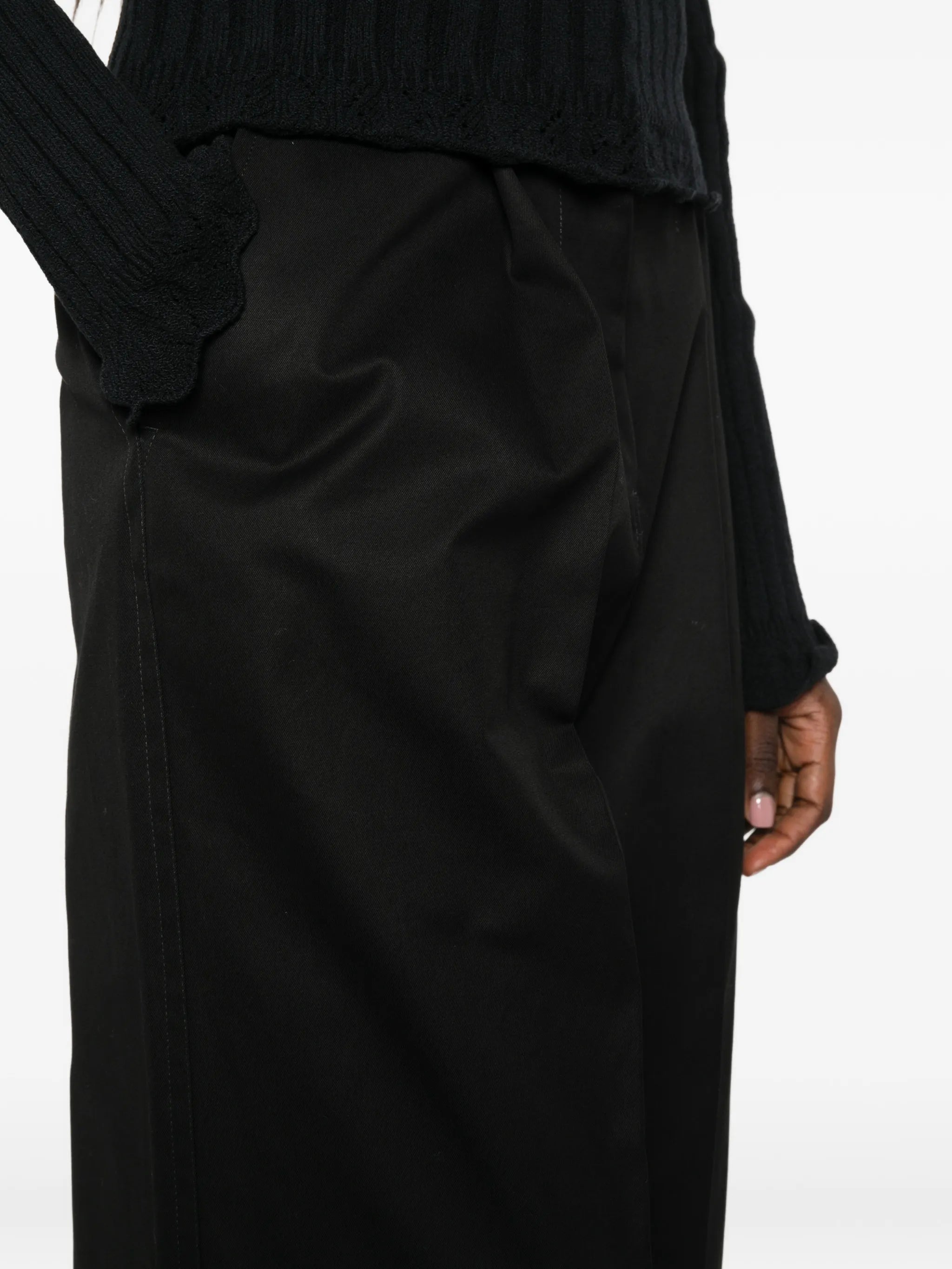 high-waist belt-loops trousers