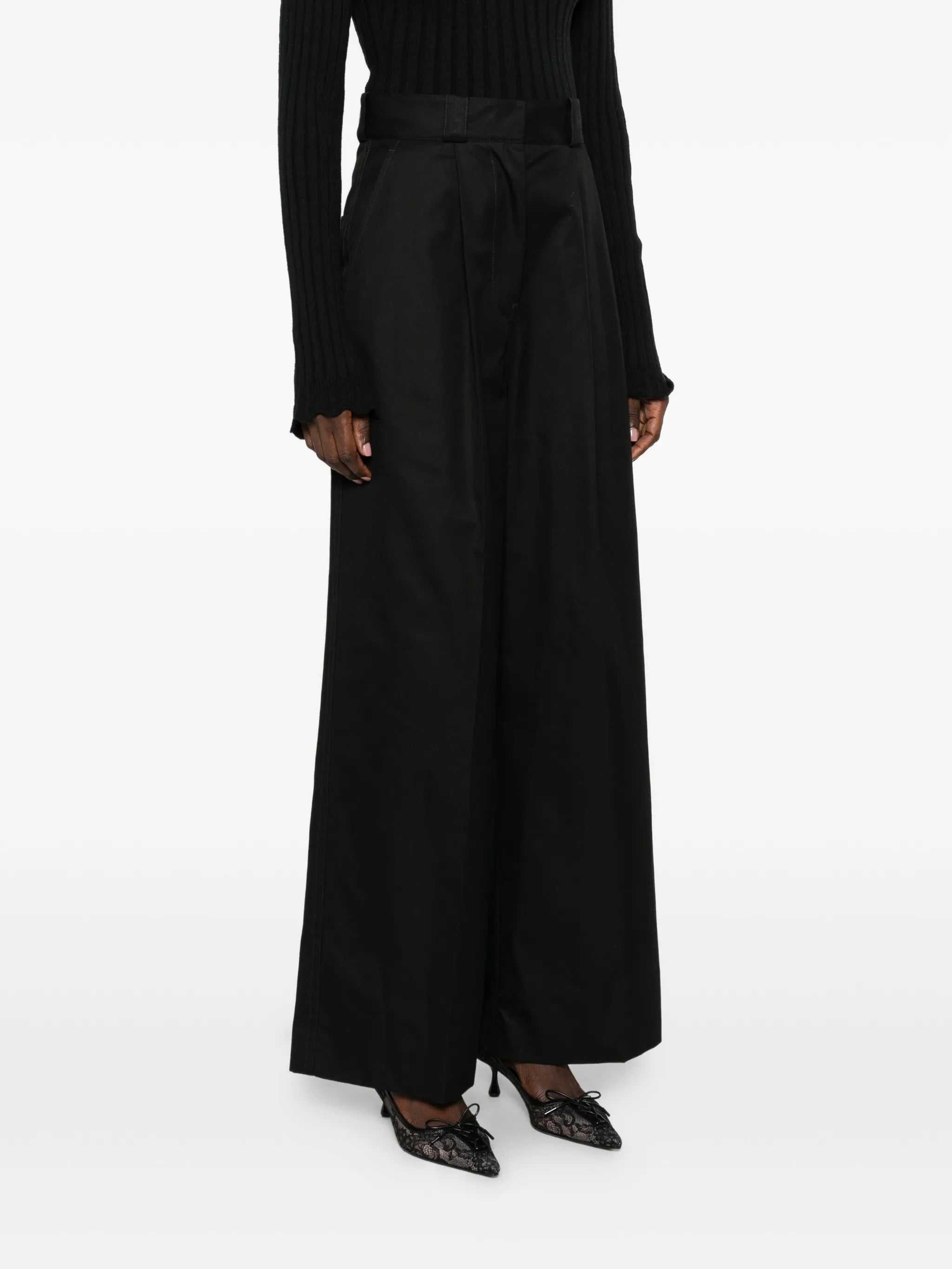 high-waist belt-loops trousers