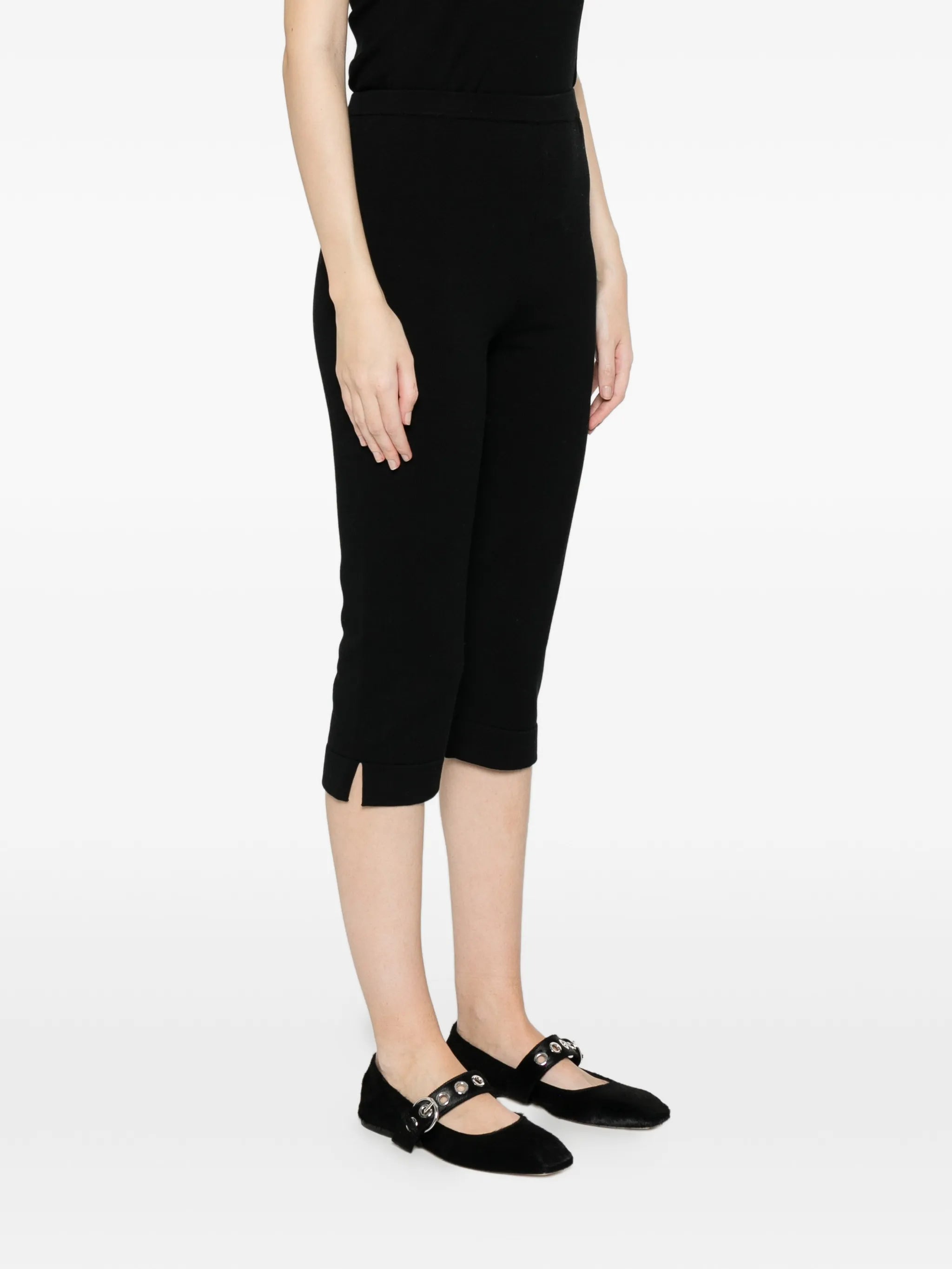 elasticed-waistband trousers
