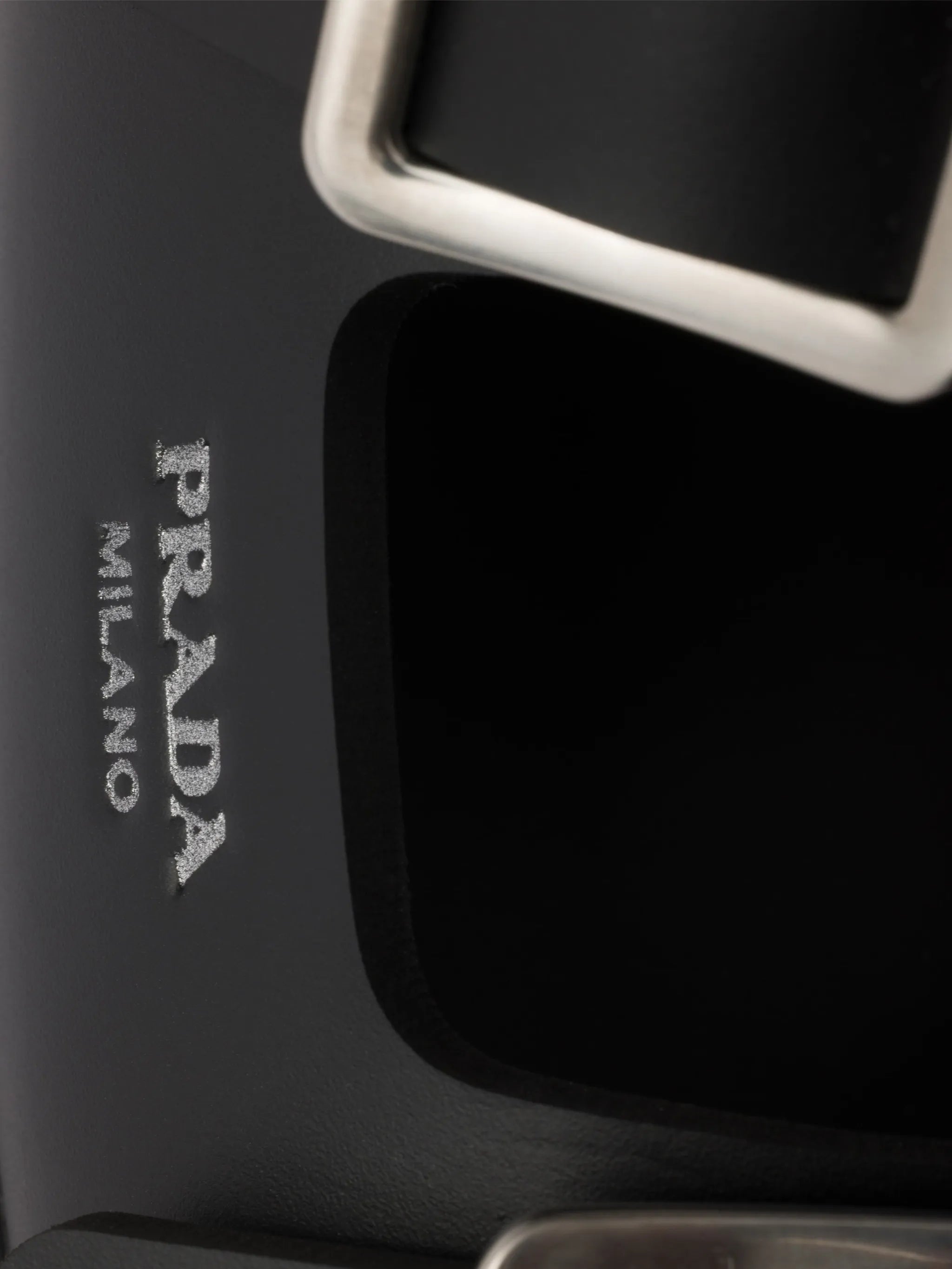 straps buckle sandals