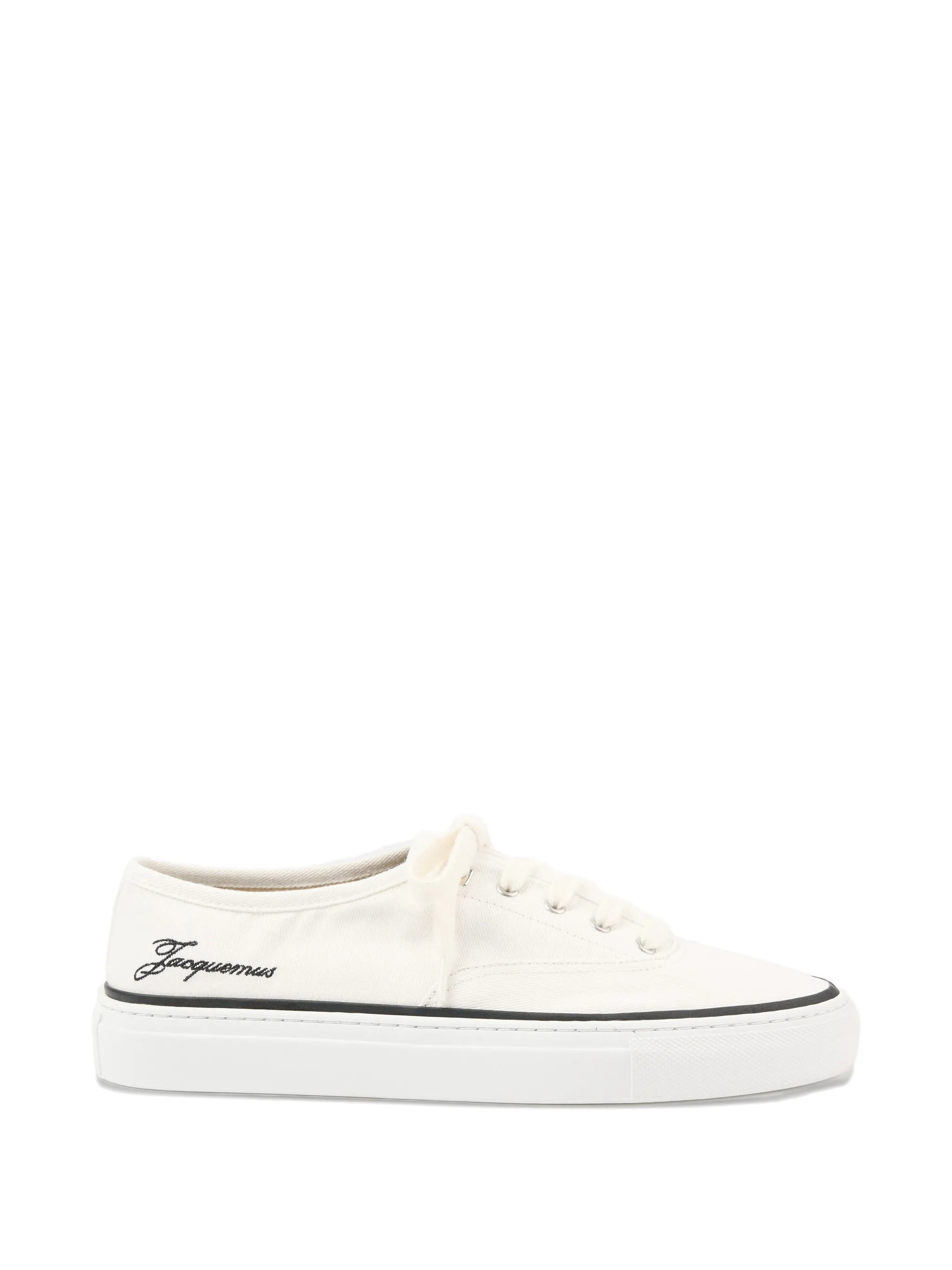 the Féfé trainers