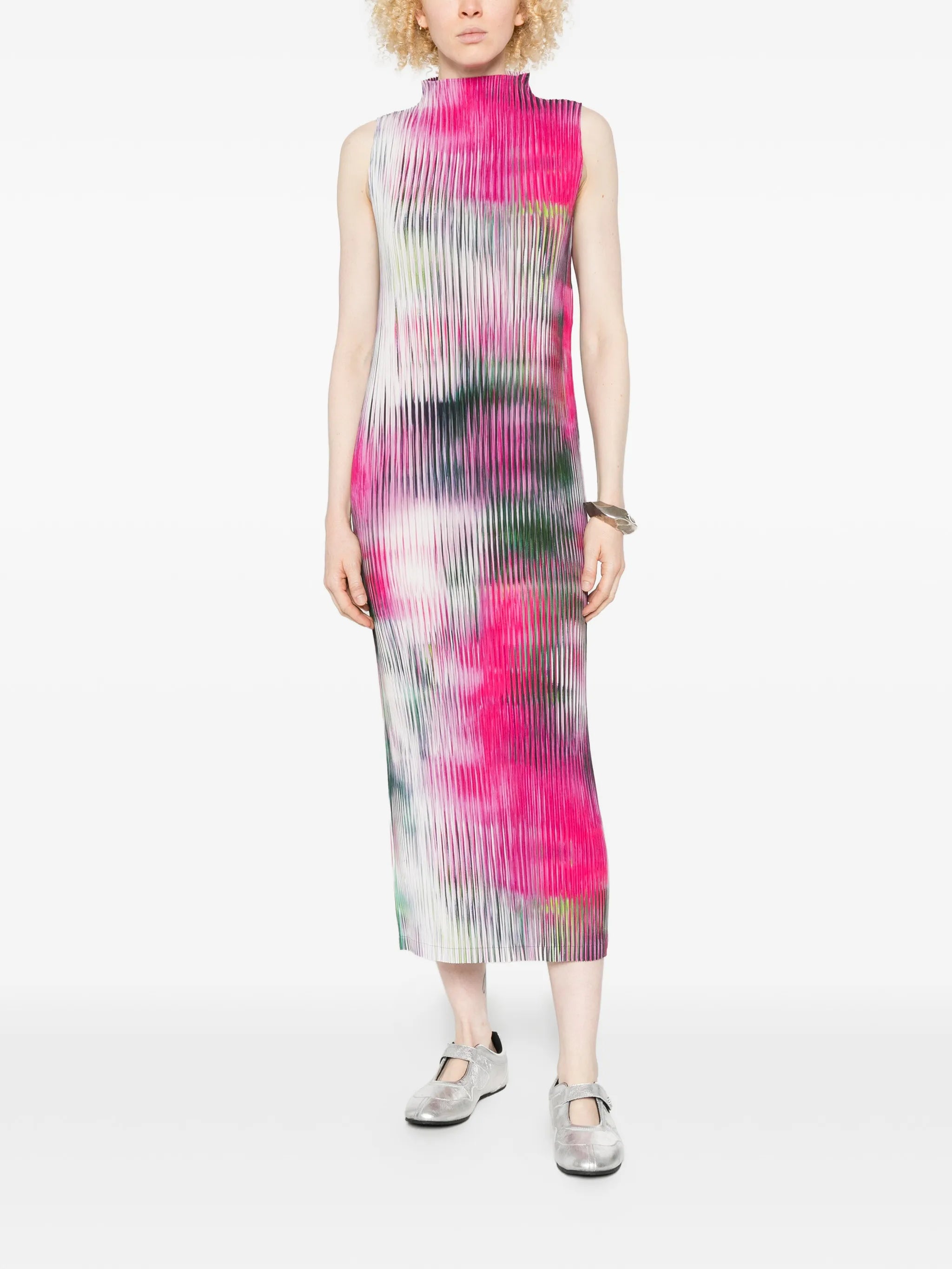 Obscure pleated midi dress