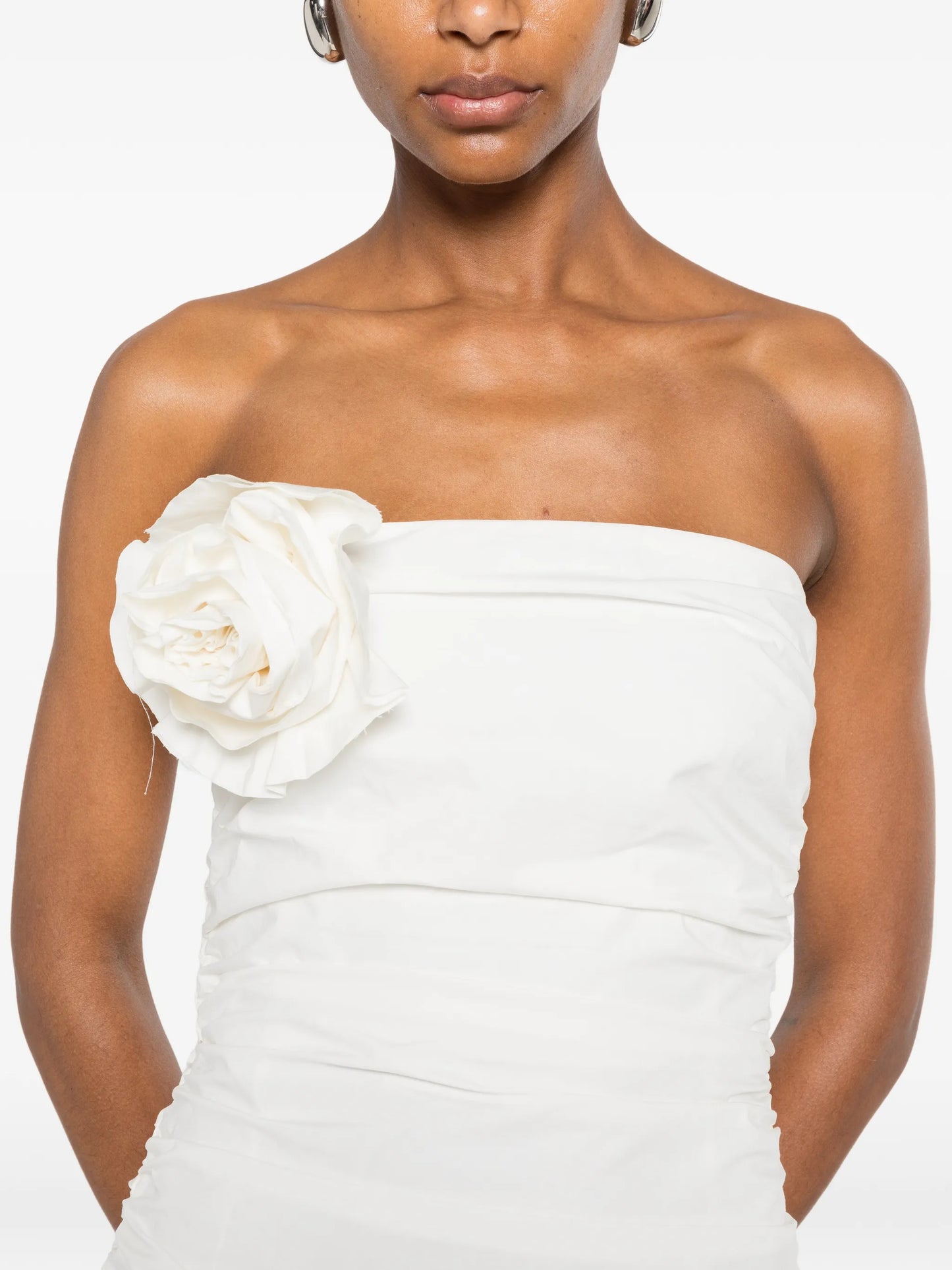 Vera flower-brooch strapless midi dress
