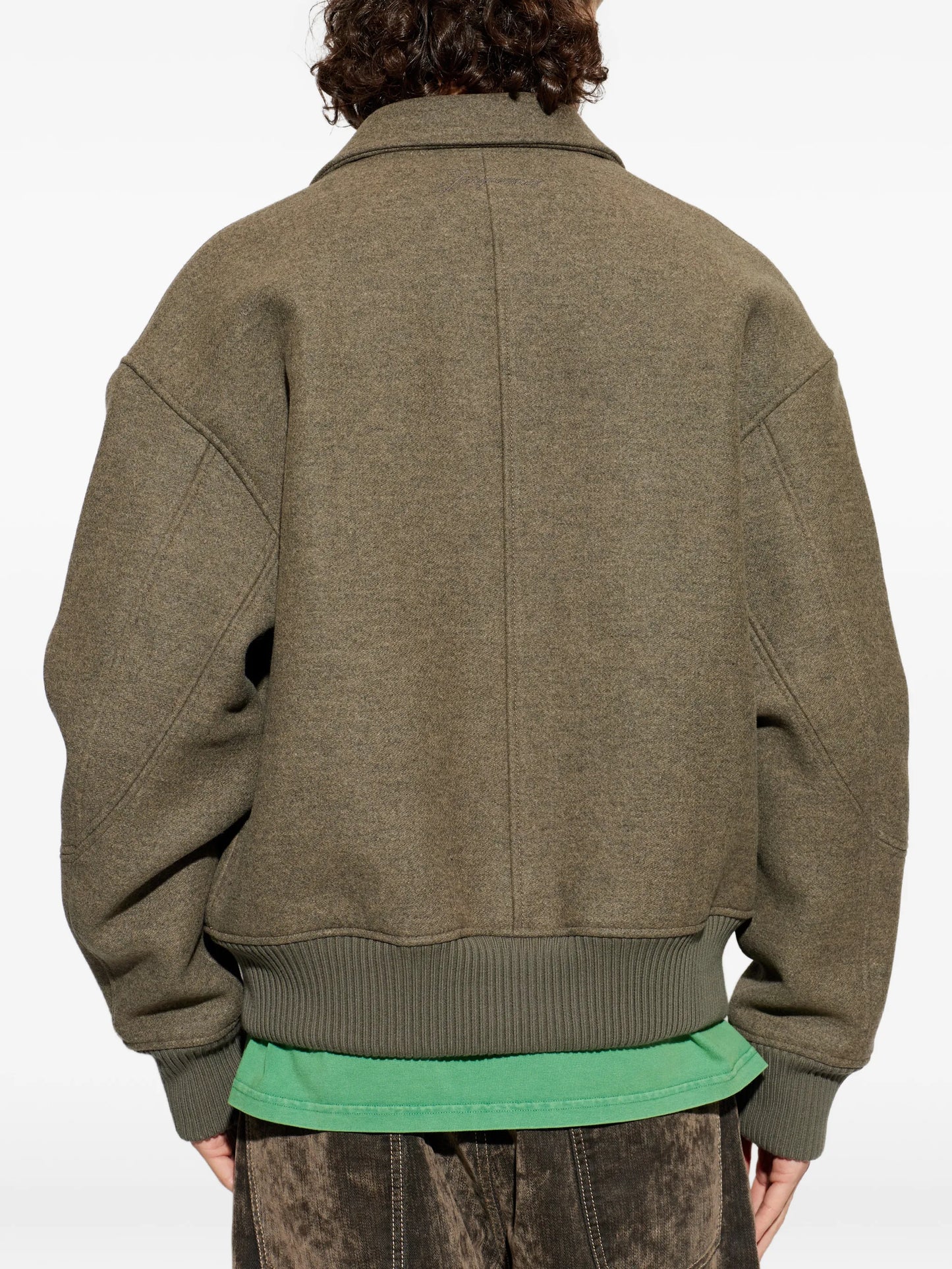 button collar jacket