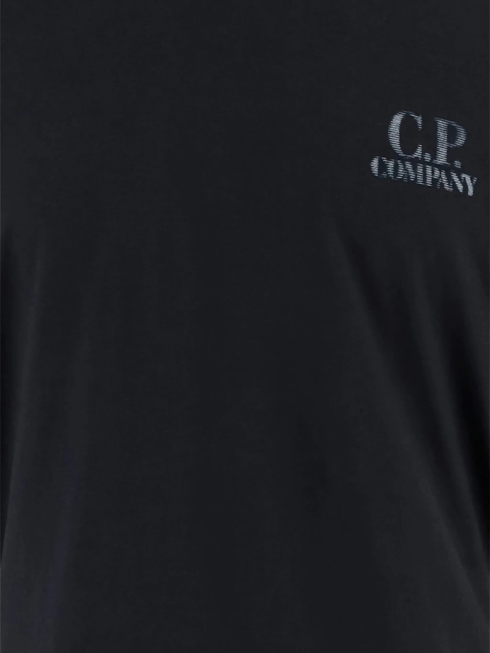 short-sleeved T-shirt