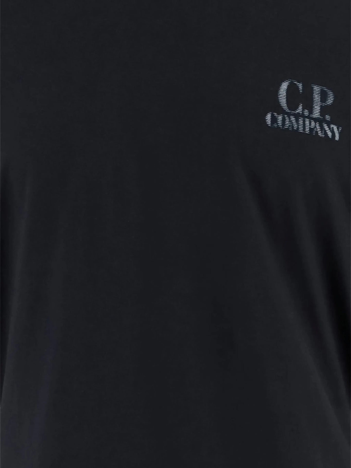 short-sleeved T-shirt