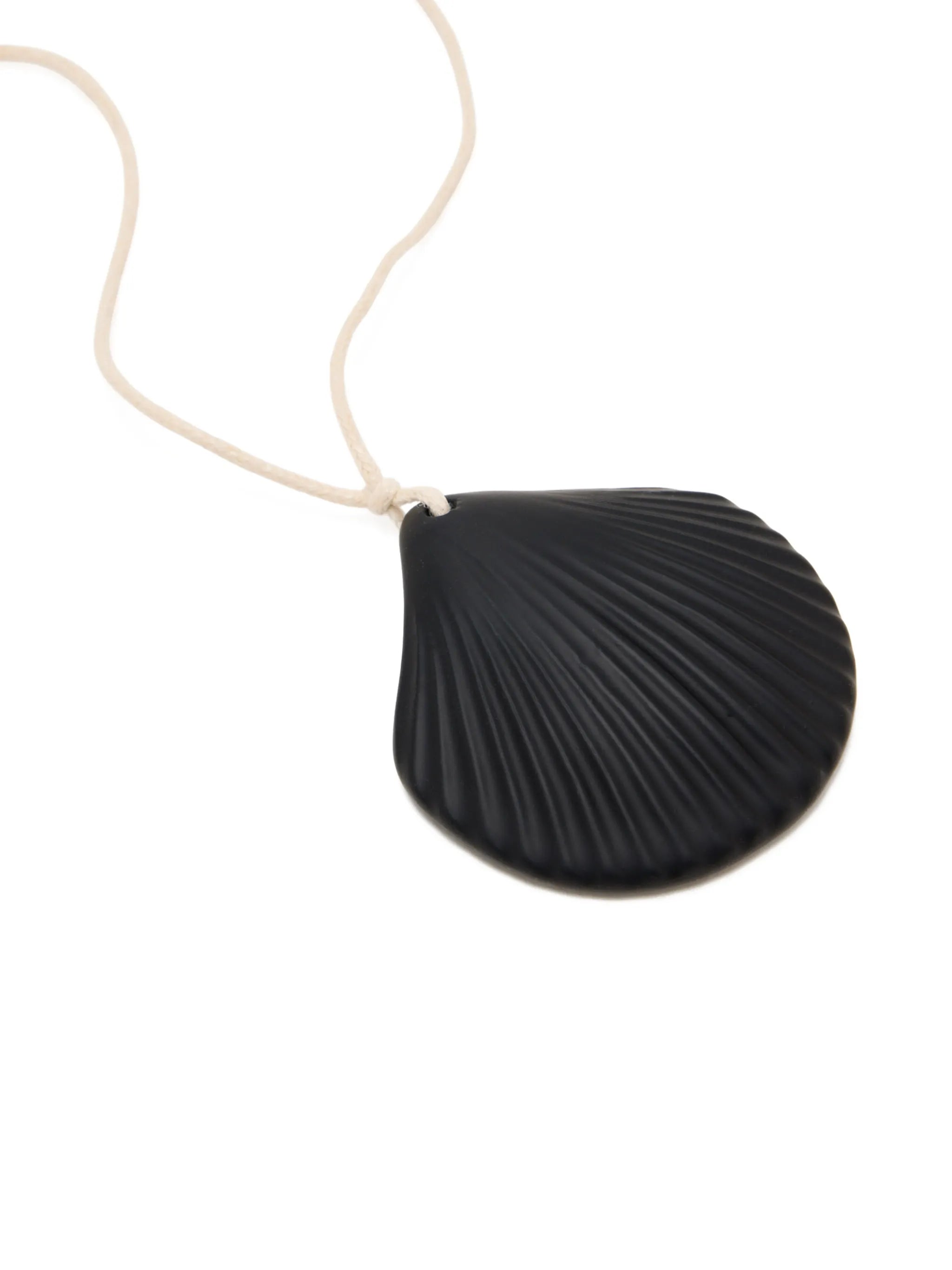 Aster shell-pendant necklace
