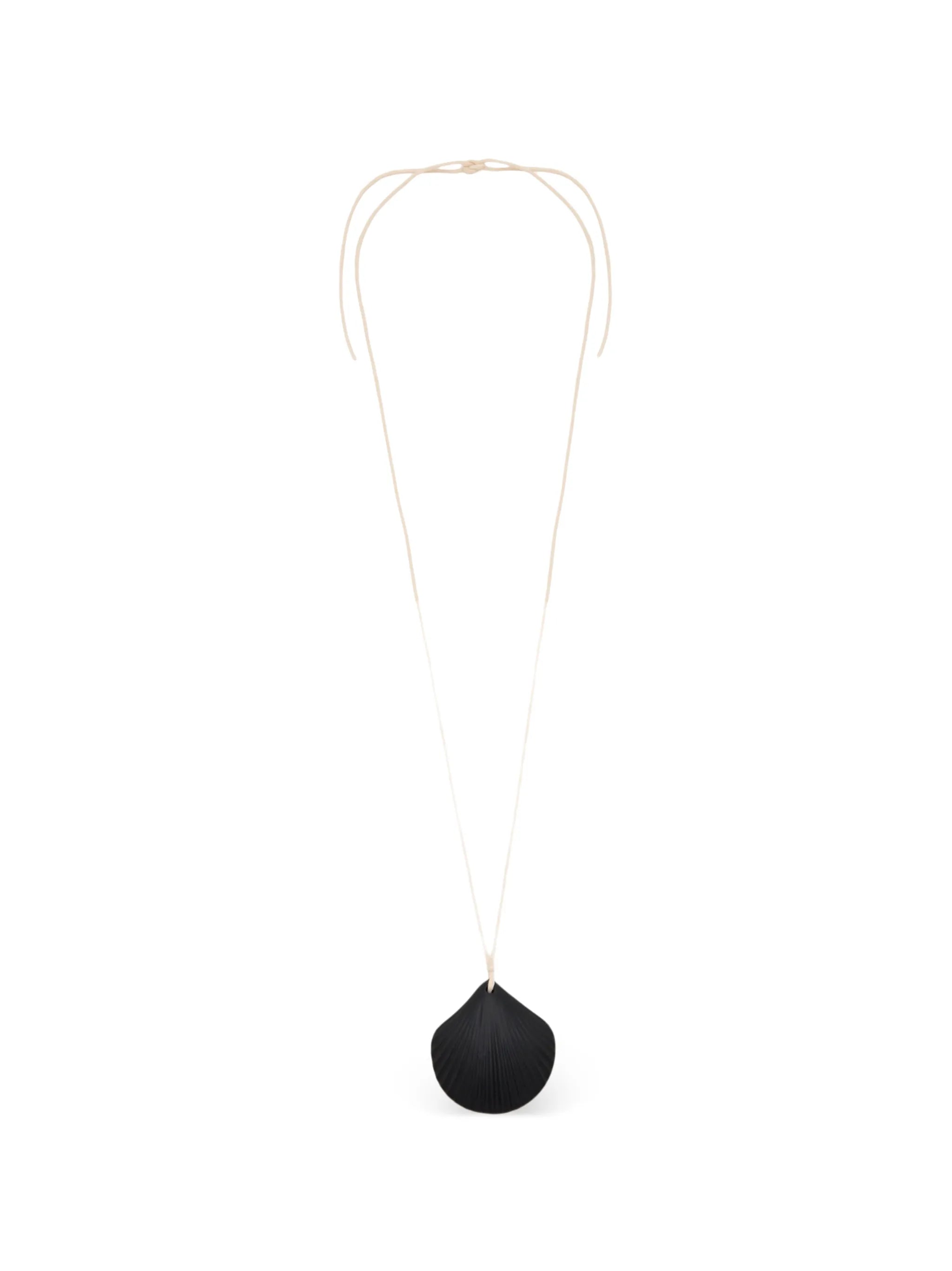 Aster shell-pendant necklace