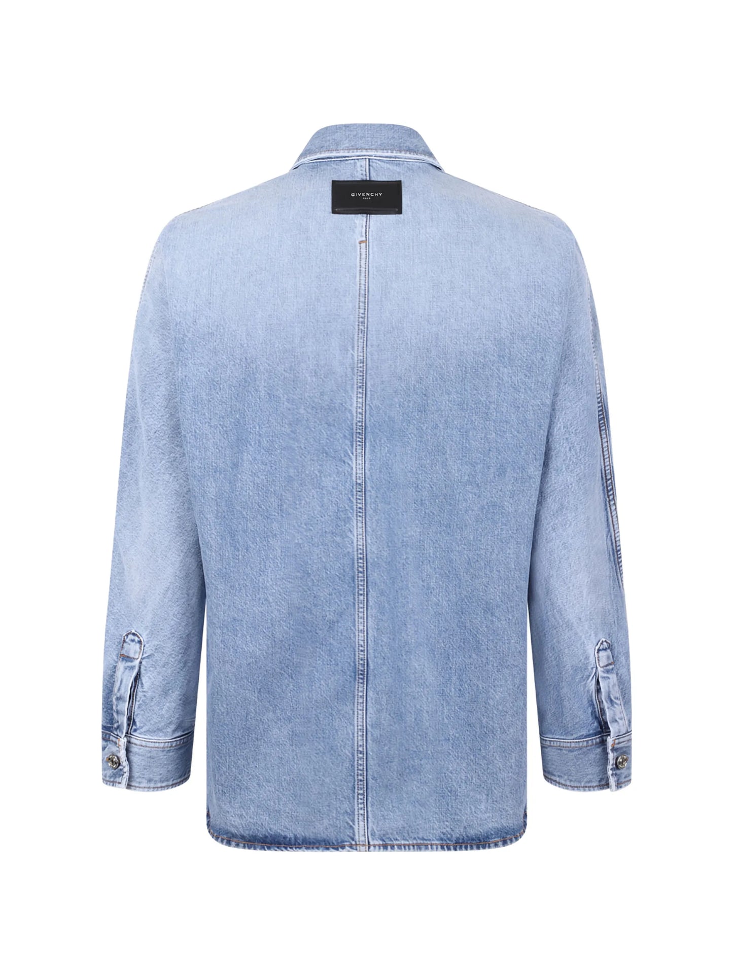 patch-pocket buttoned shirt