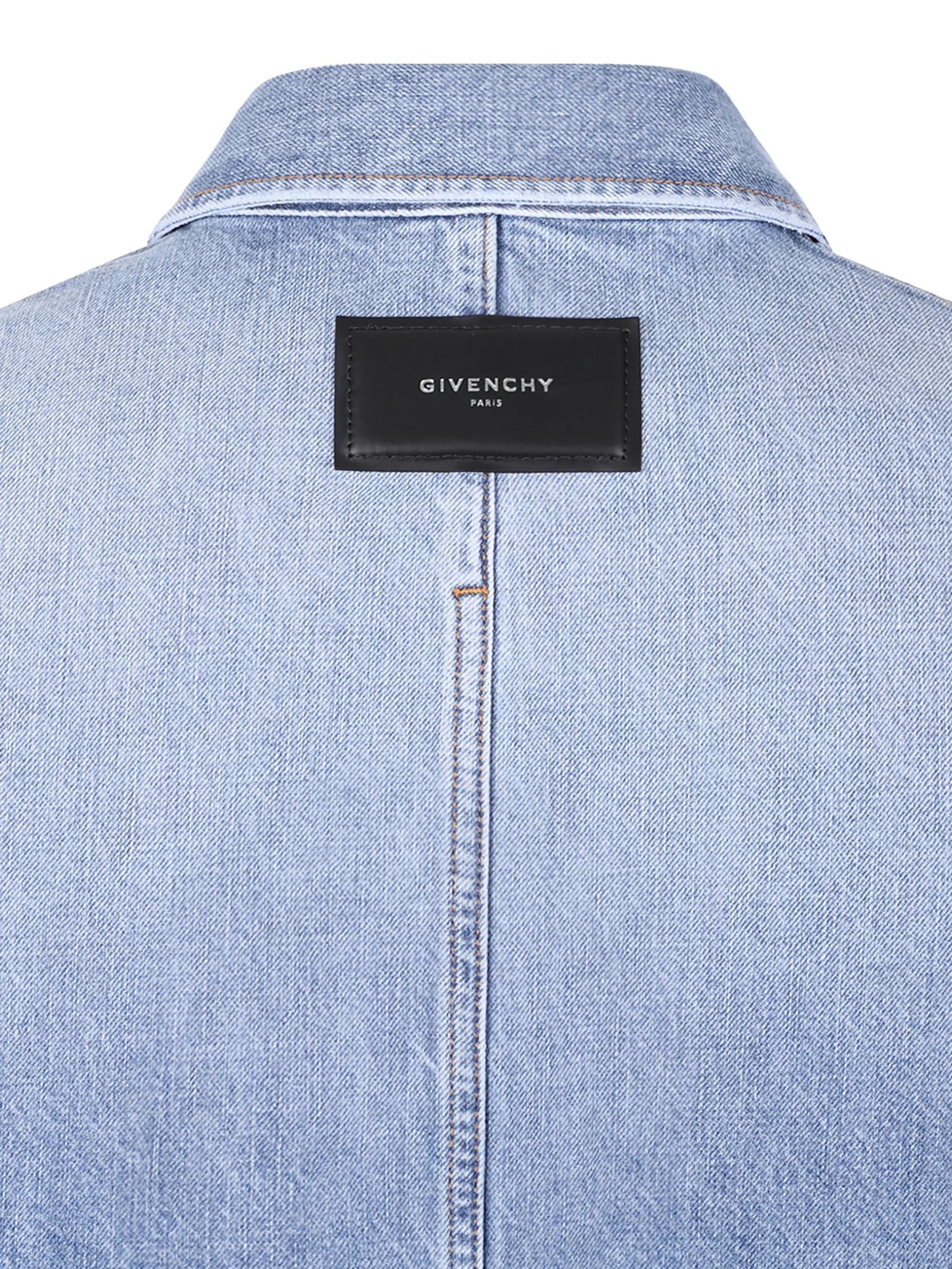 patch-pocket buttoned shirt