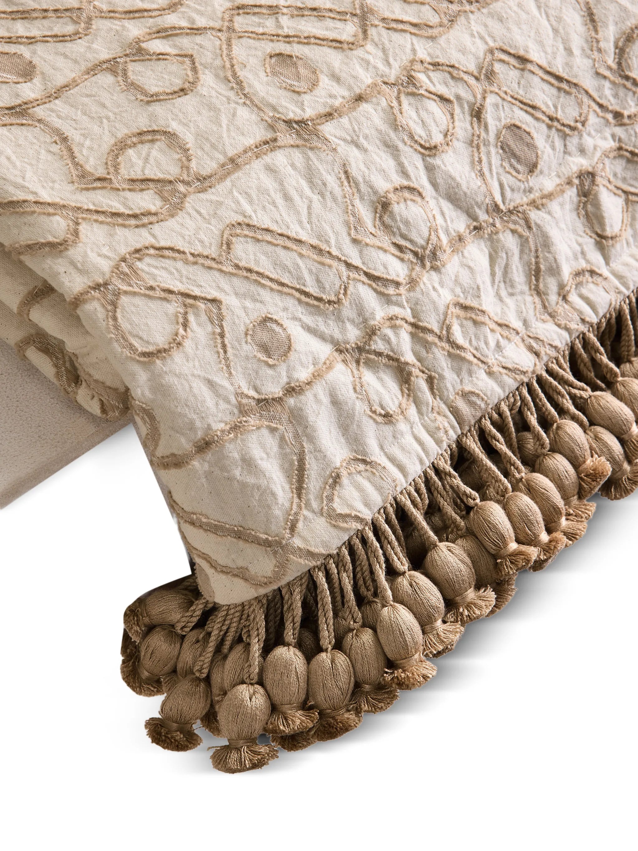 Tilney tassel-detail patterned bedspread