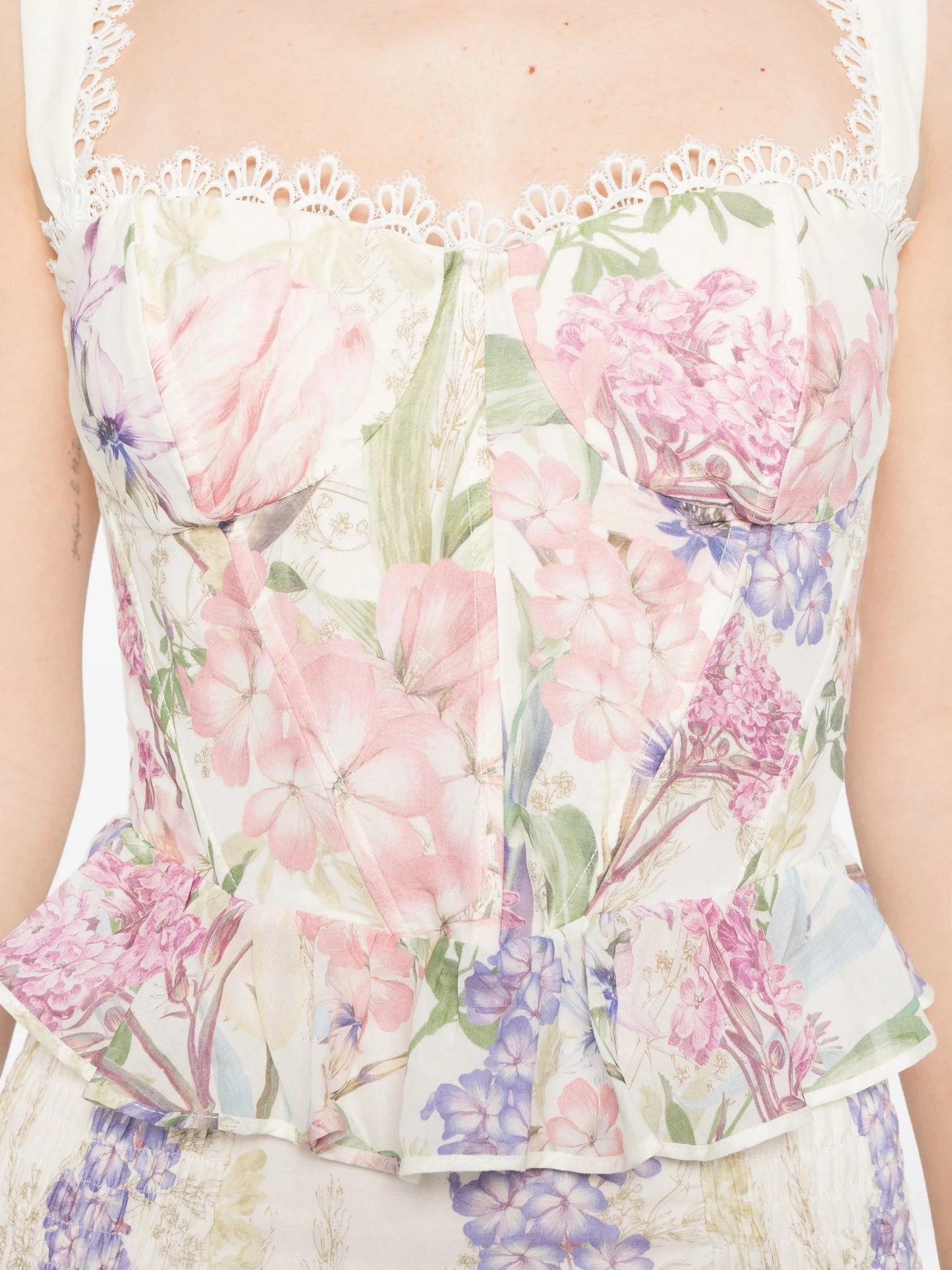 floral-print ruffled top
