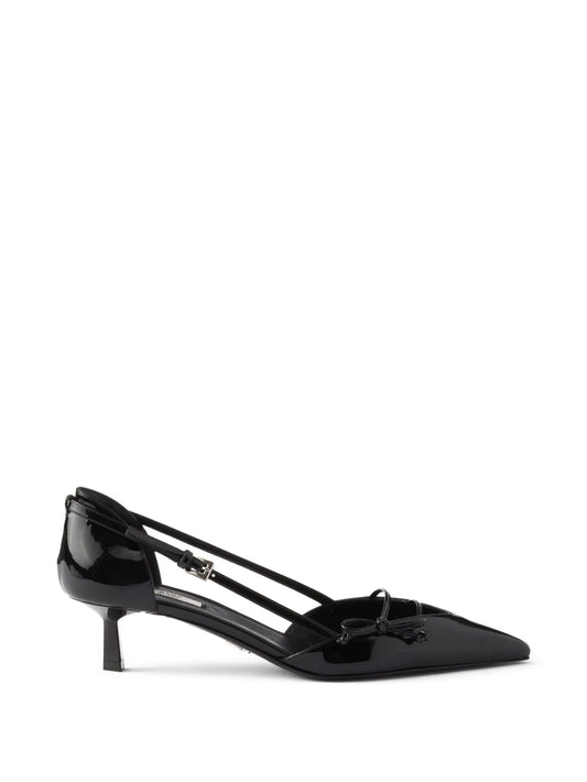 bow-detail pointed-toe pumps