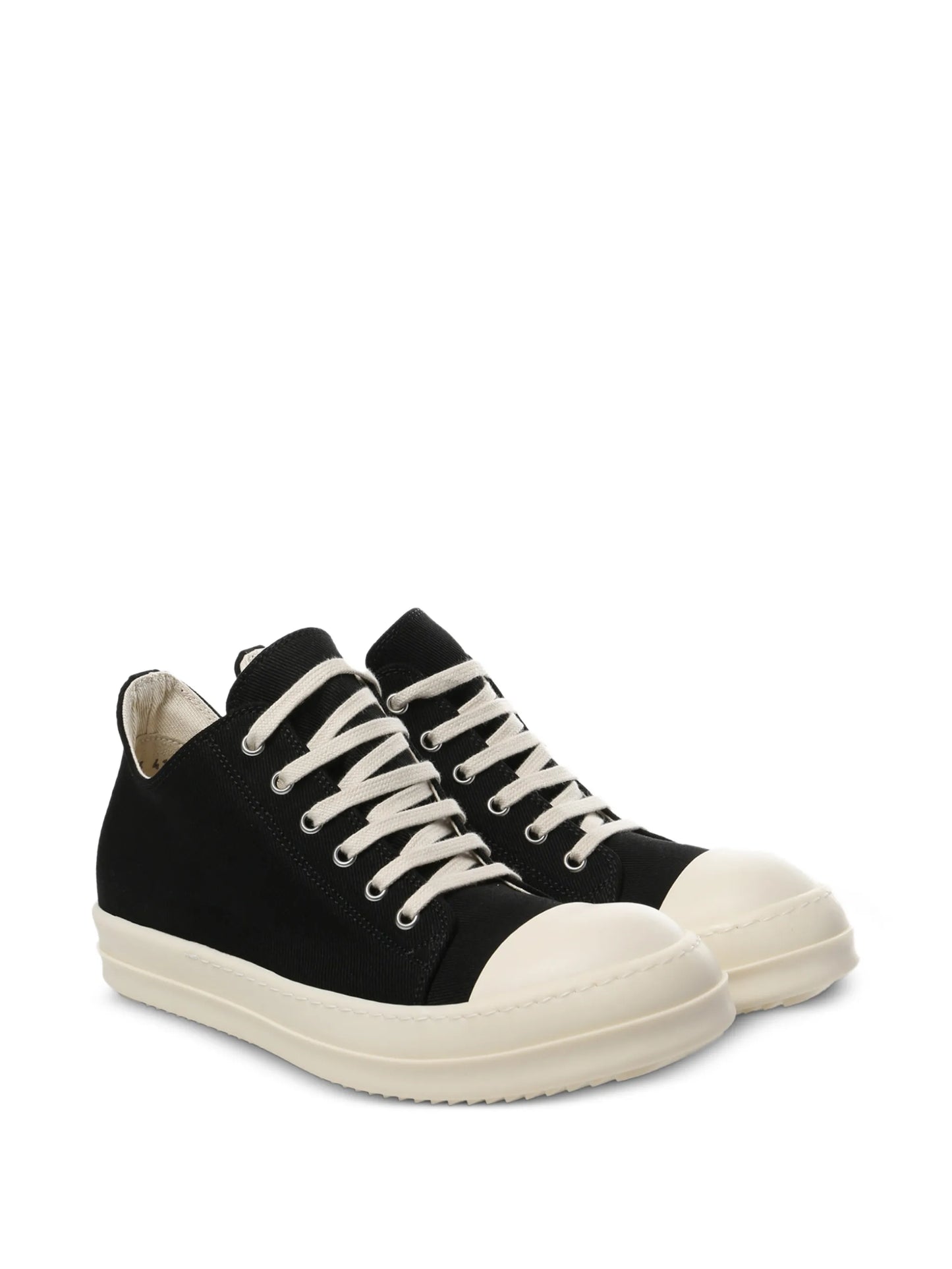 lace-up fastening sneakers