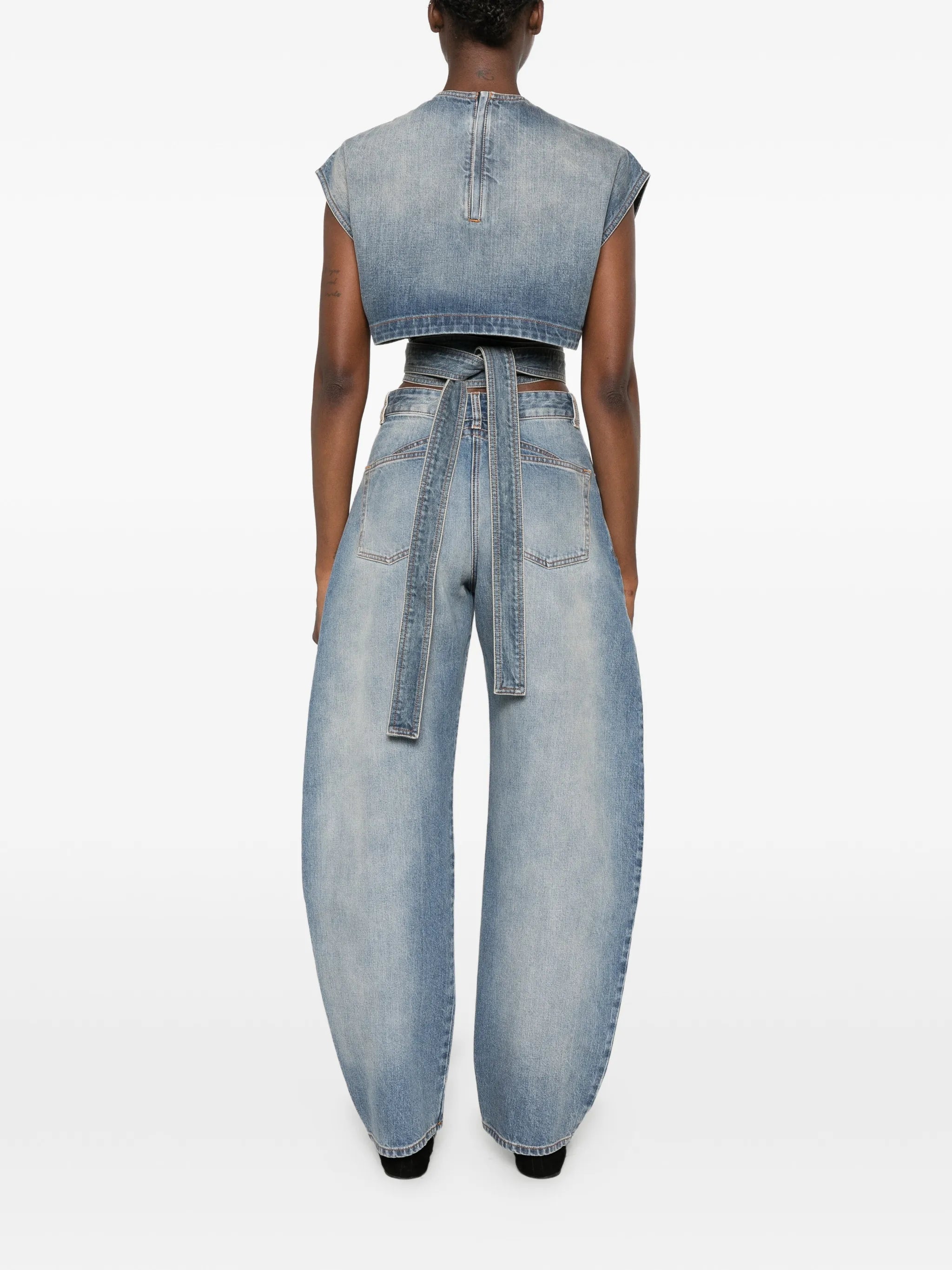 belt-loop jeans